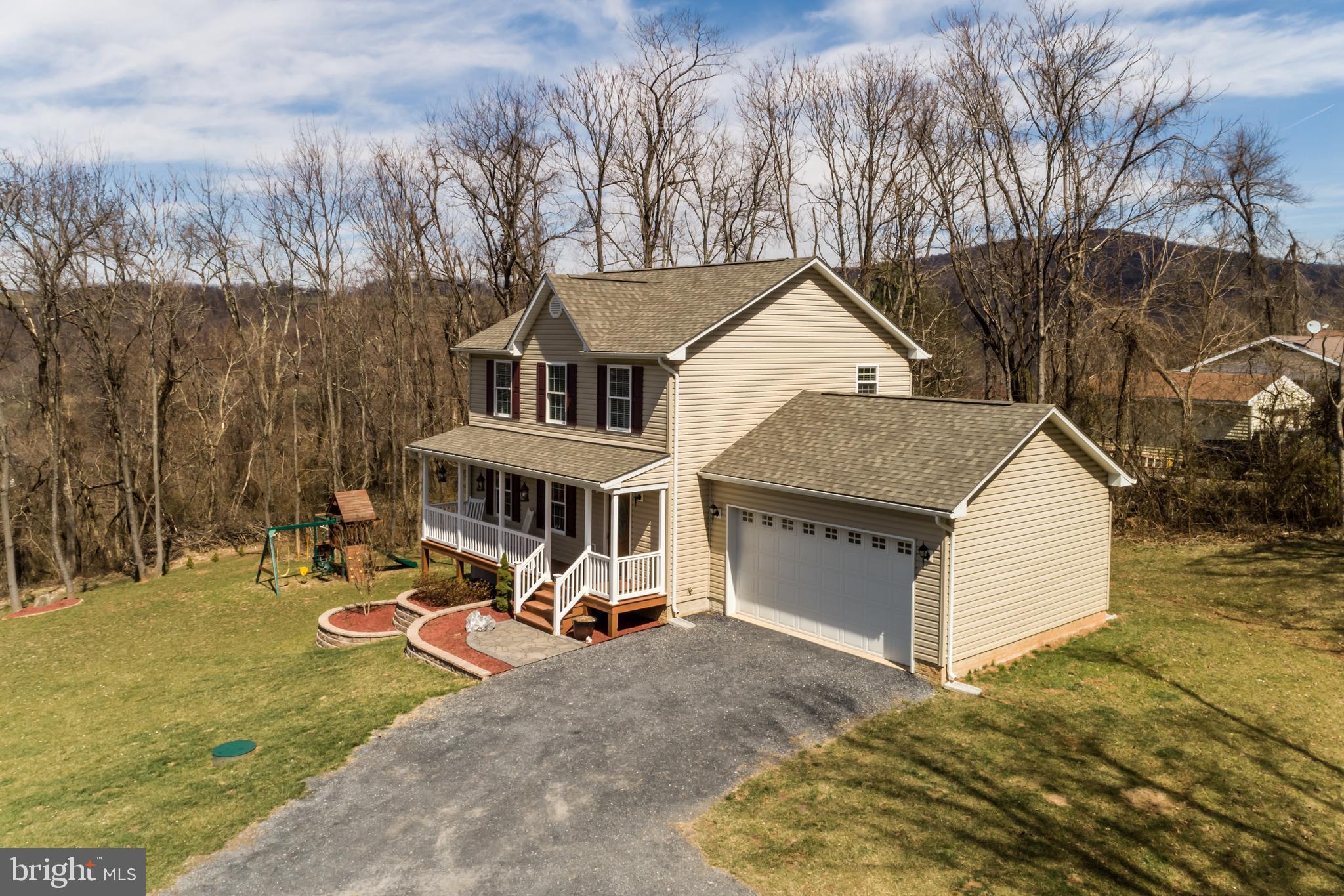 LAKE FRONT ROYAL - Residential