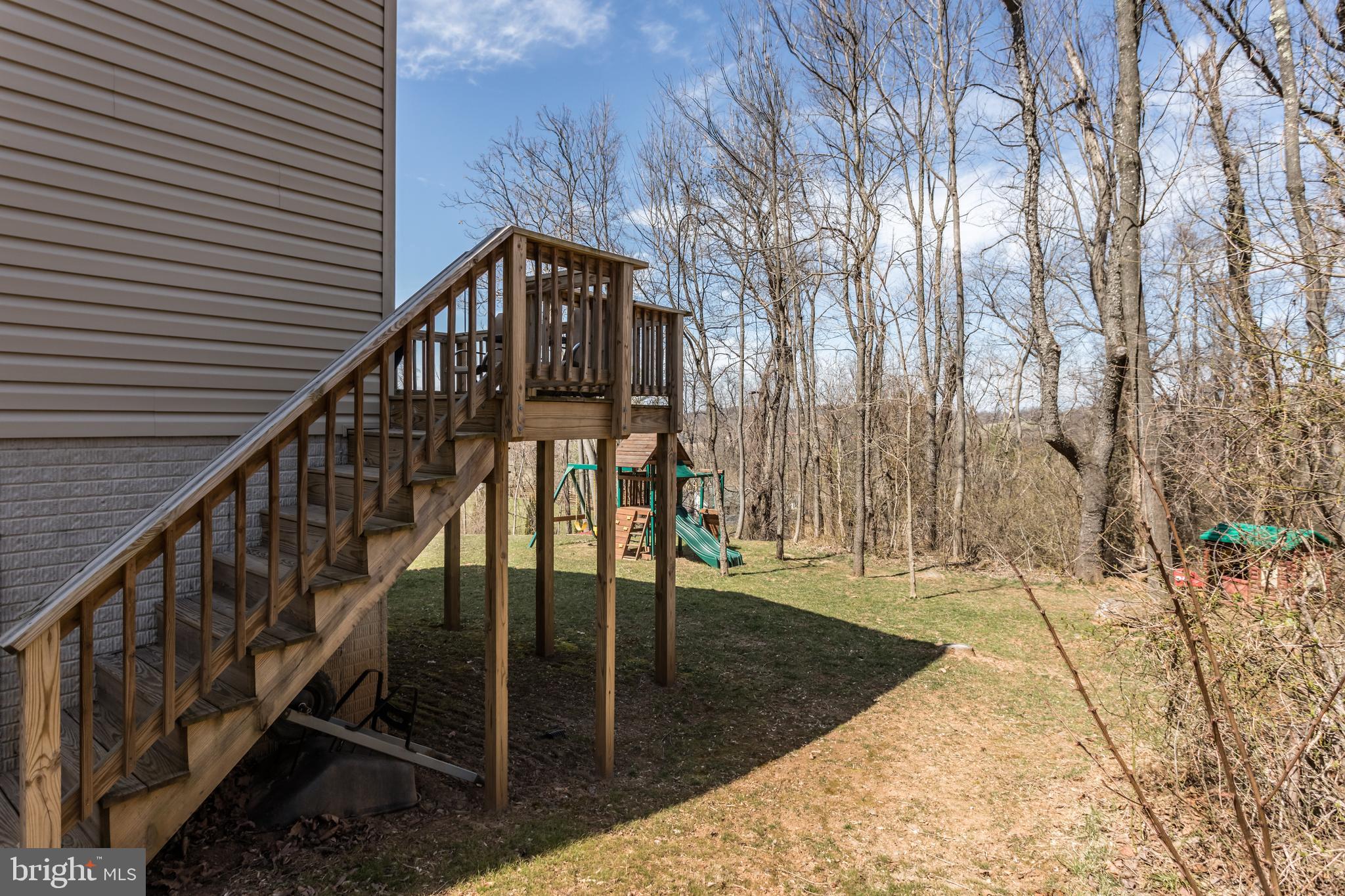 LAKE FRONT ROYAL - Residential