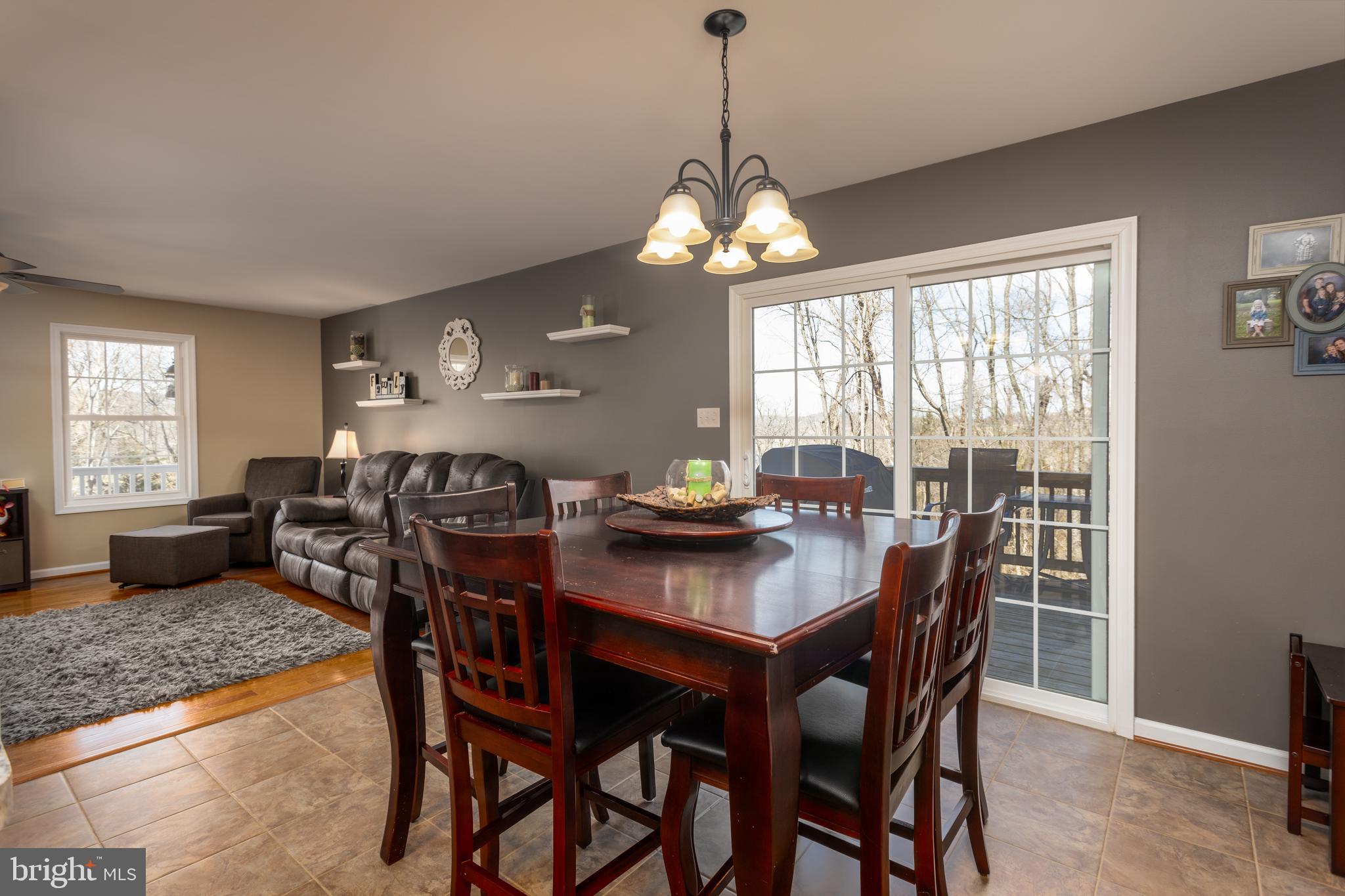 LAKE FRONT ROYAL - Residential