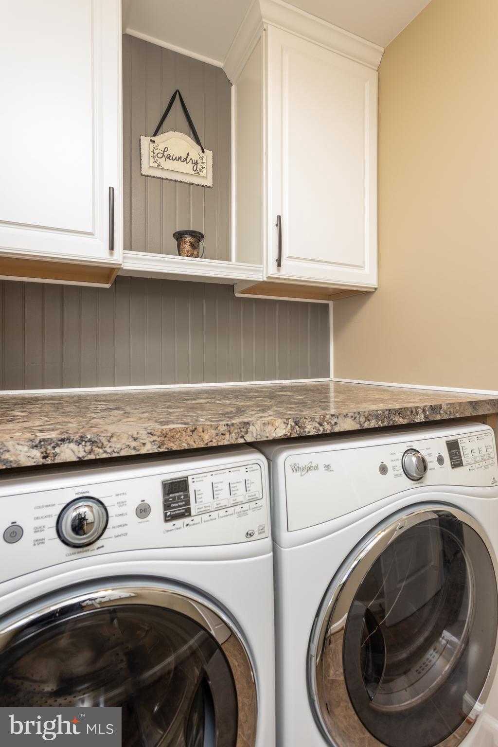 LAKE FRONT ROYAL - Residential