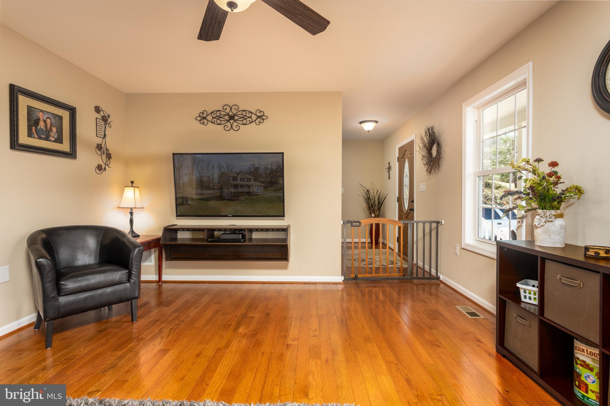 LAKE FRONT ROYAL - Residential