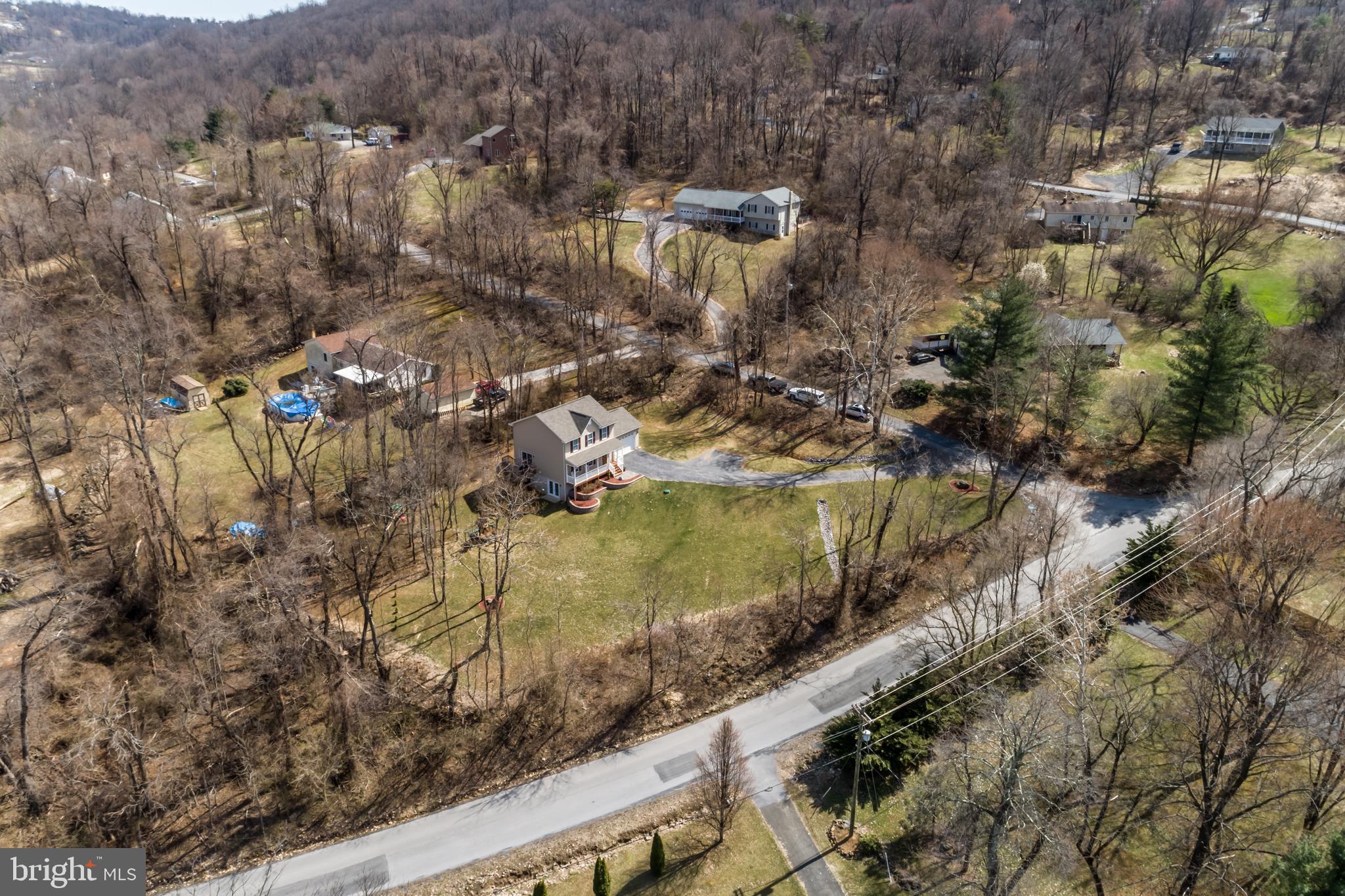 LAKE FRONT ROYAL - Residential