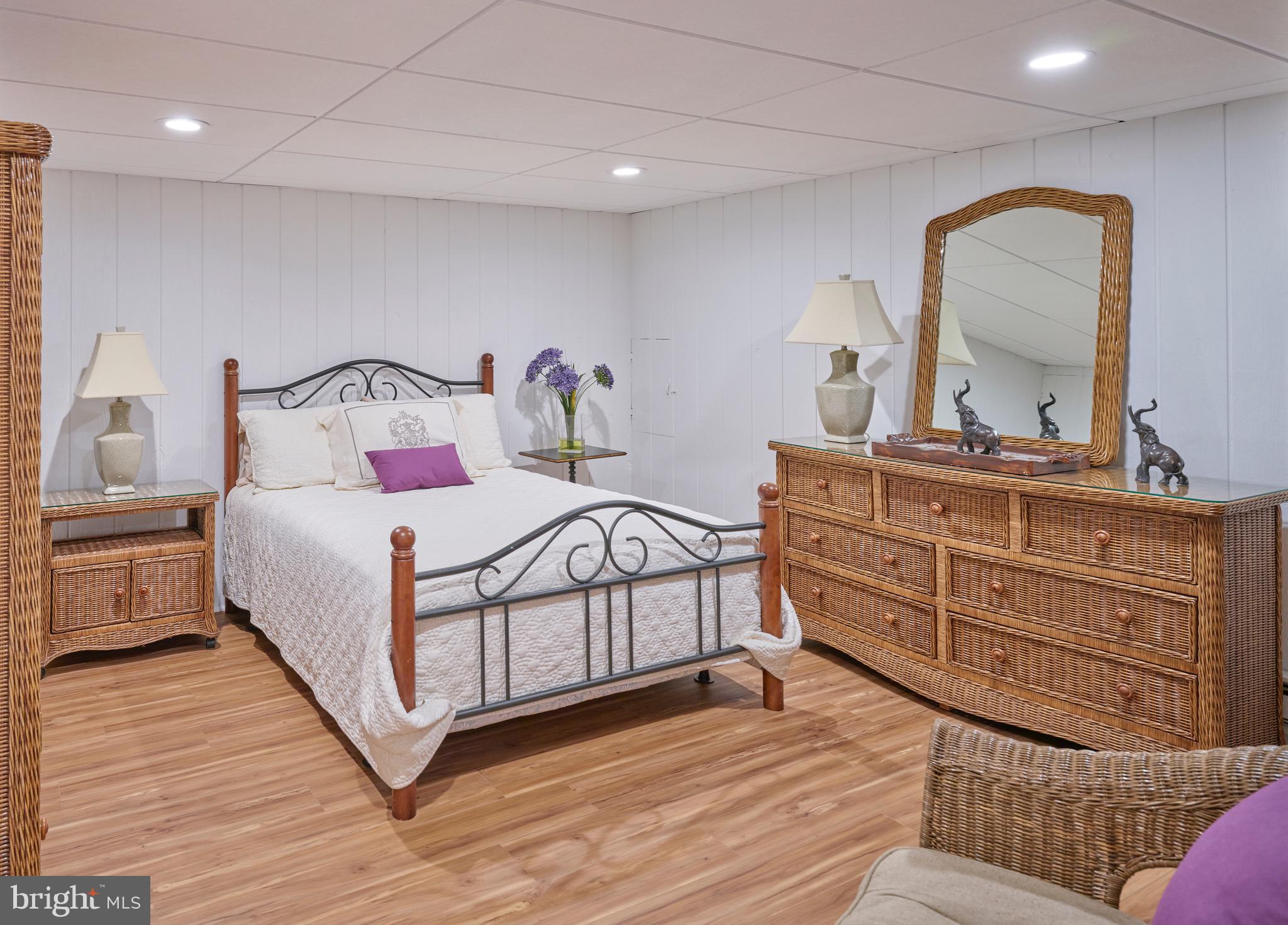 EDGEWOOD PARK - Residential