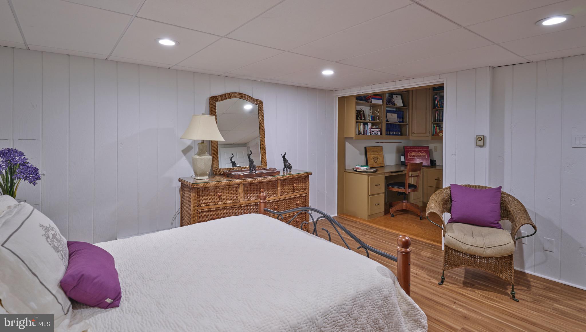 EDGEWOOD PARK - Residential