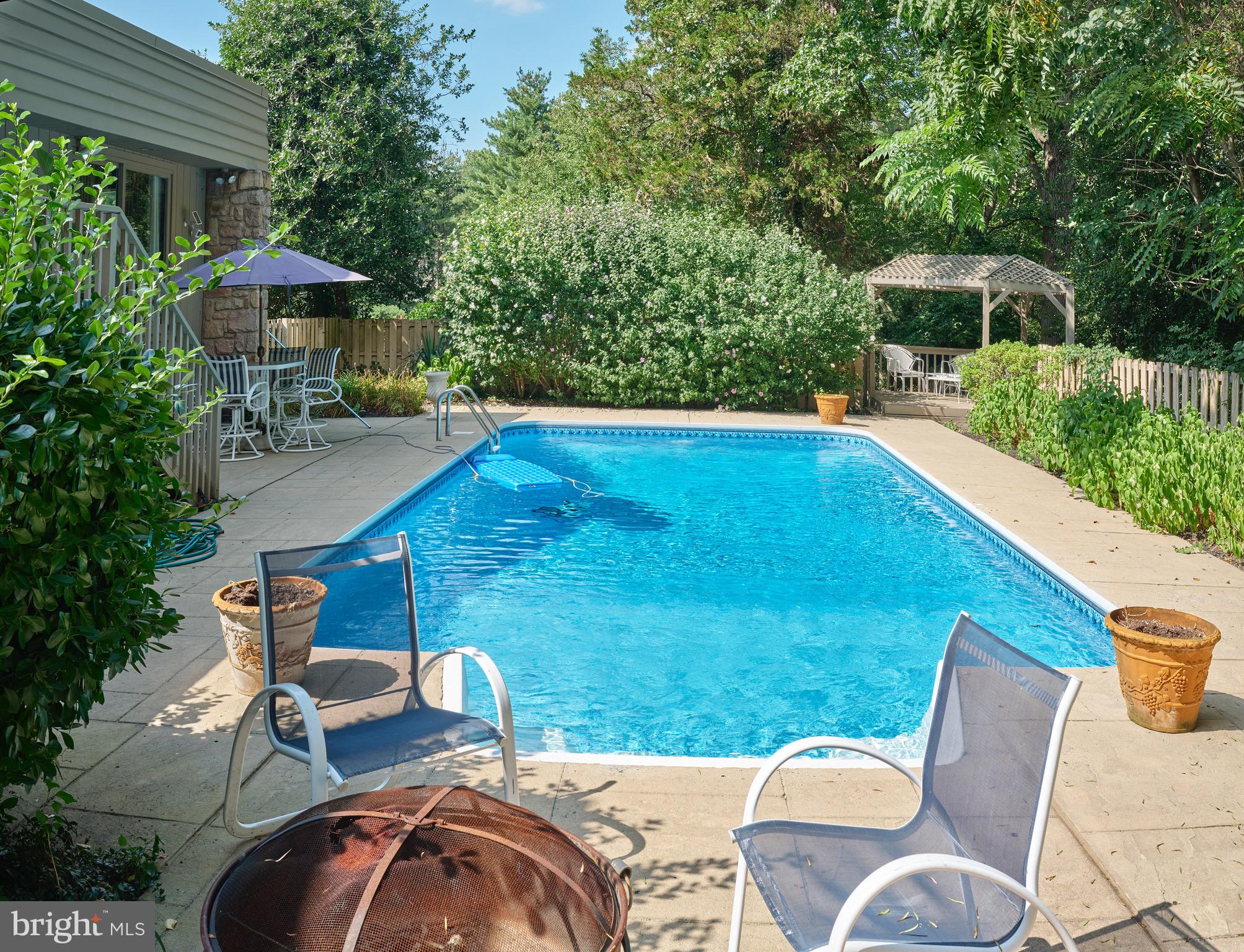 EDGEWOOD PARK - Residential