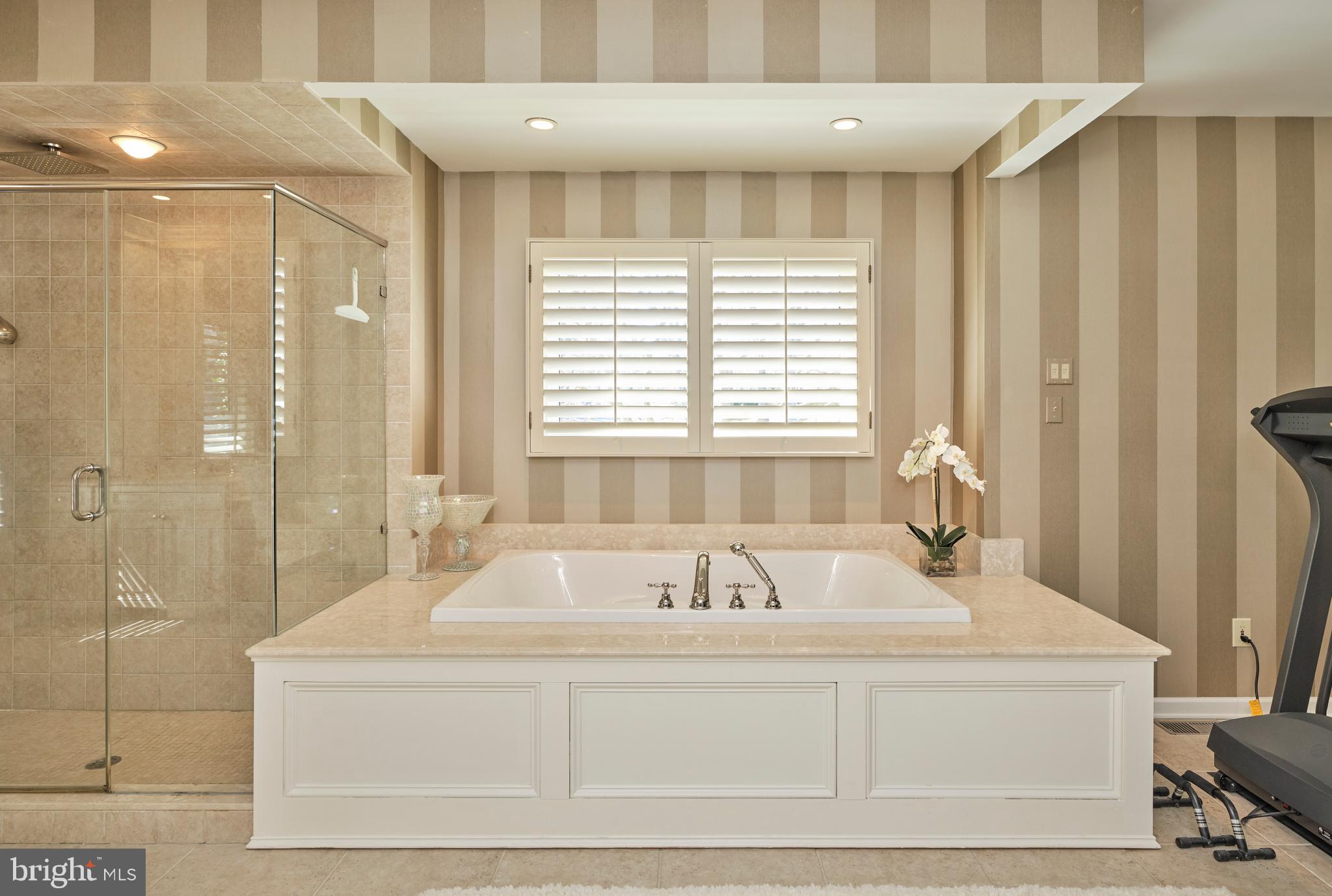 EDGEWOOD PARK - Residential