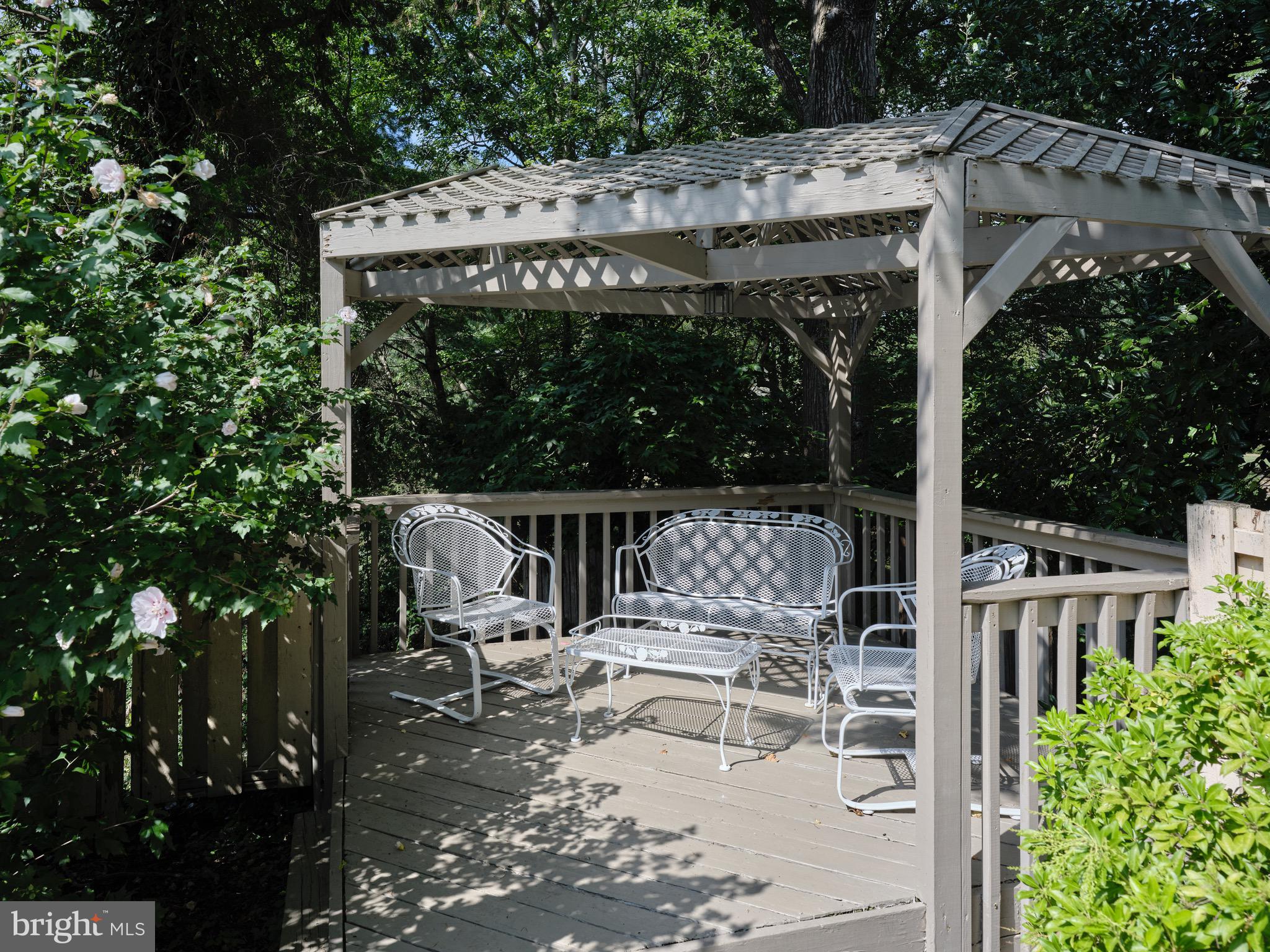 EDGEWOOD PARK - Residential