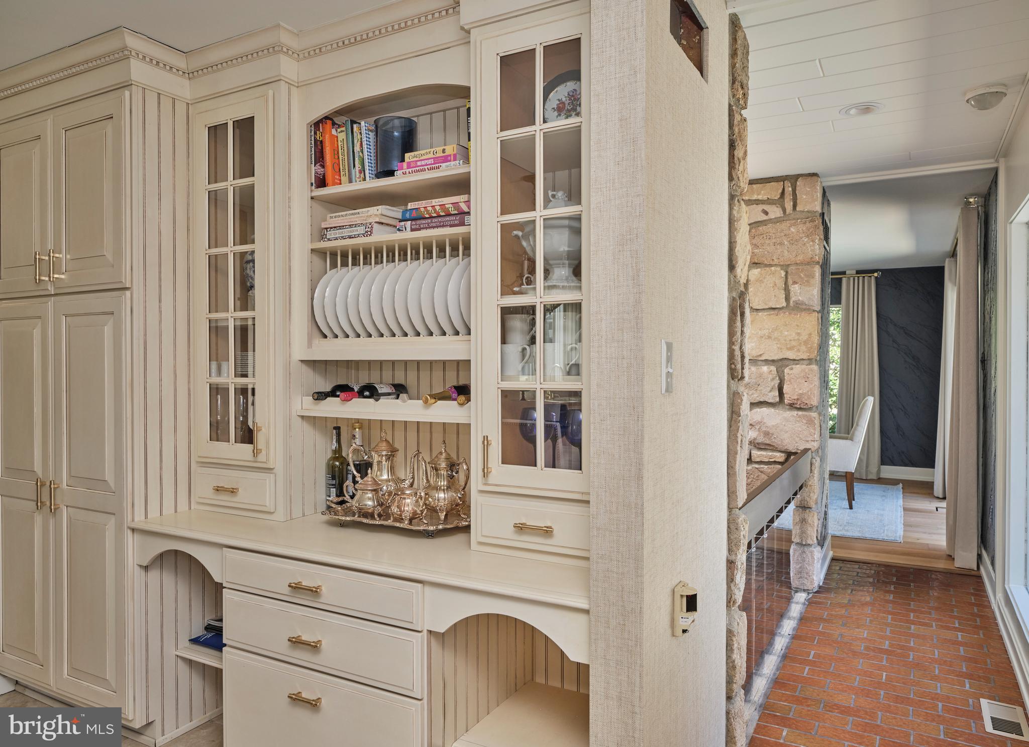 EDGEWOOD PARK - Residential