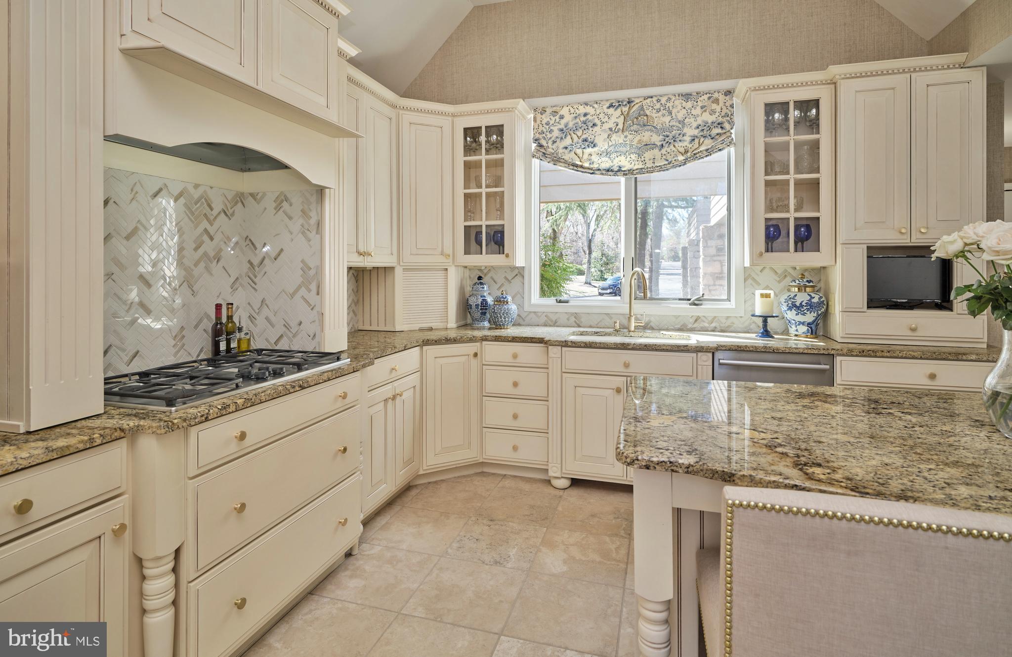 EDGEWOOD PARK - Residential