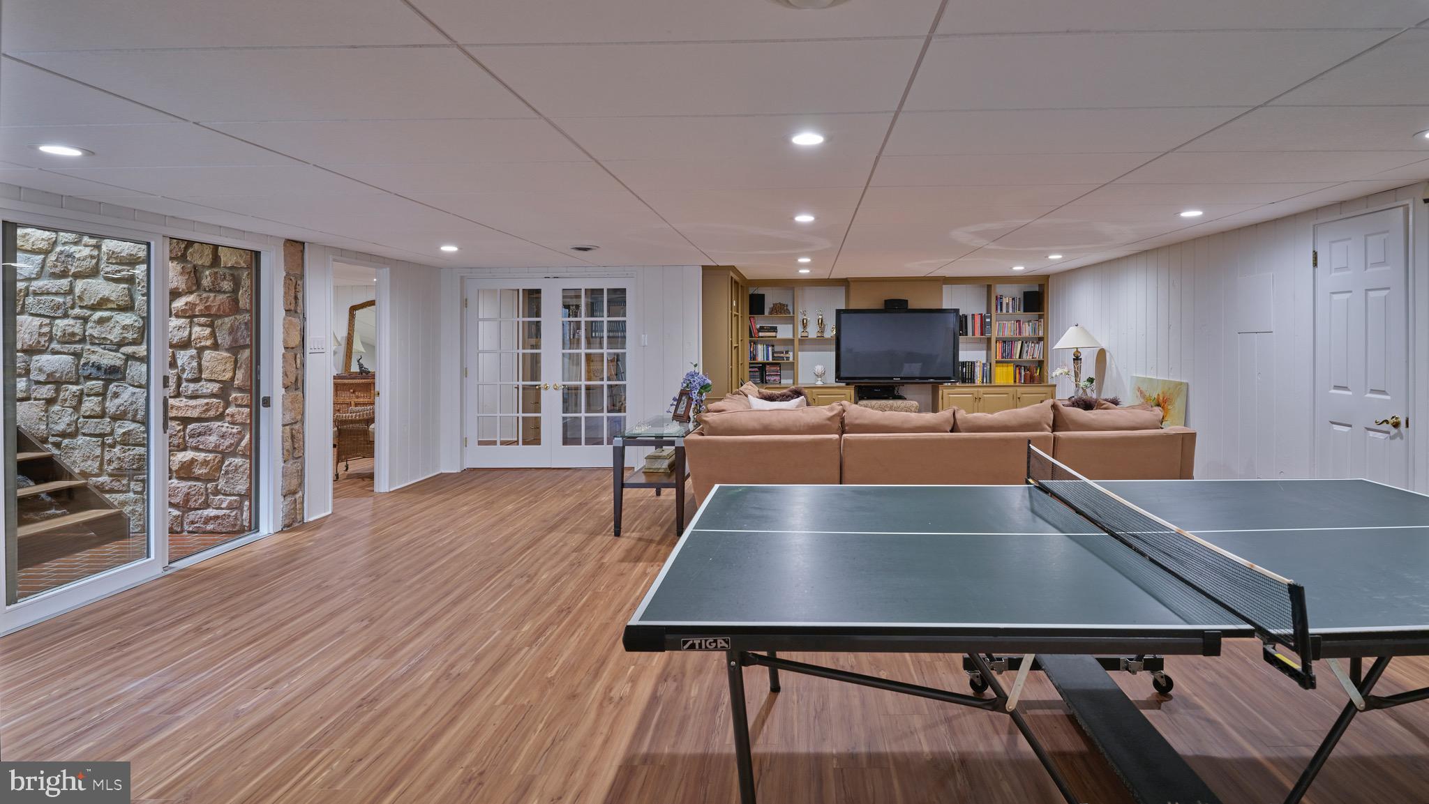 EDGEWOOD PARK - Residential