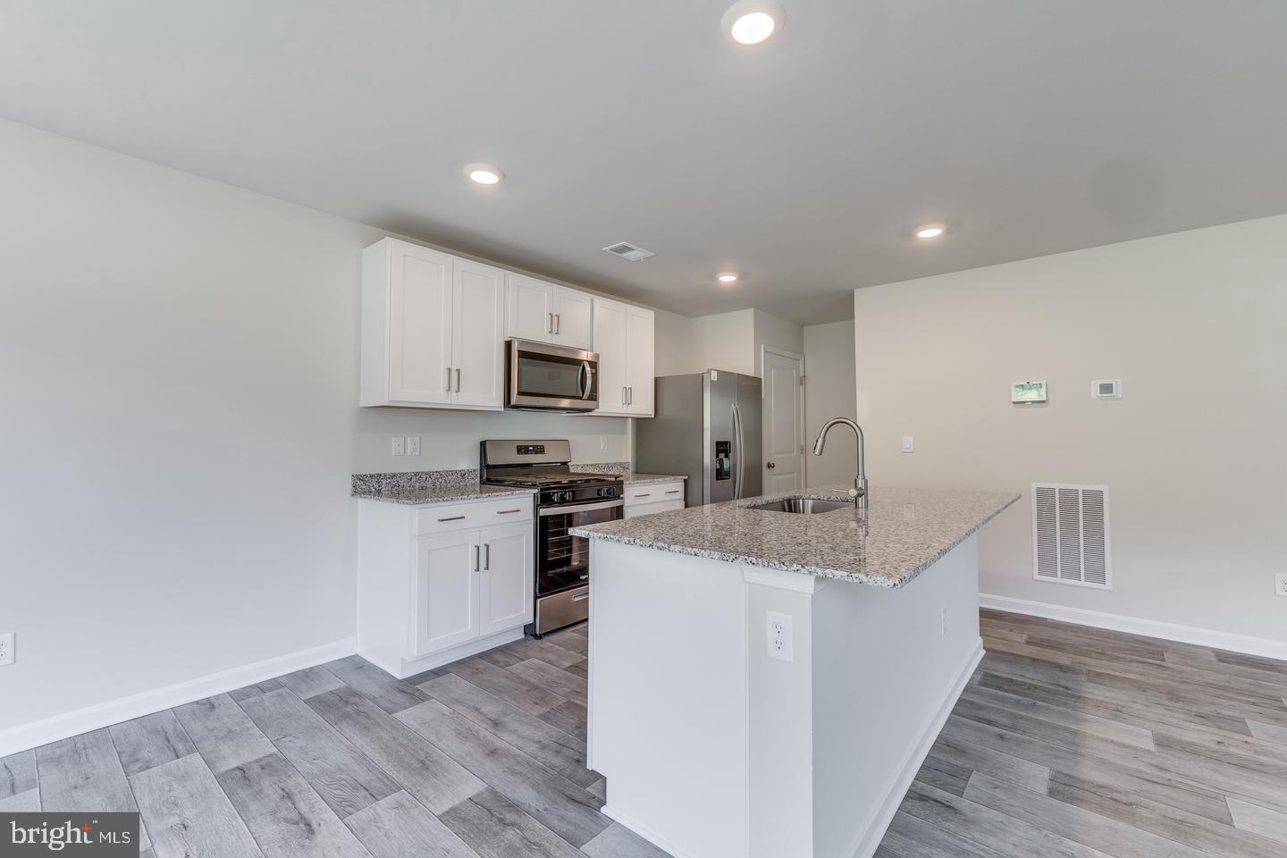 VALLEY VIEW - Residential Lease