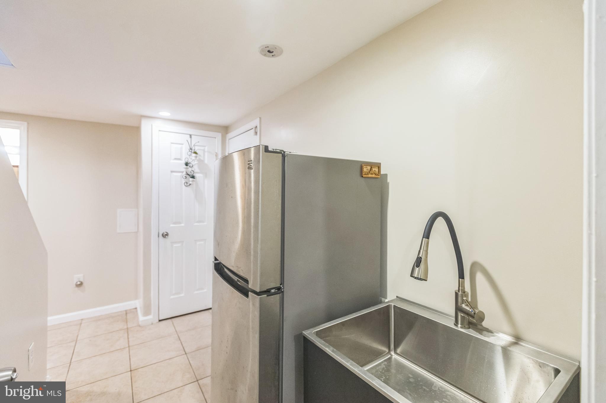 DEANWOOD - Residential Lease