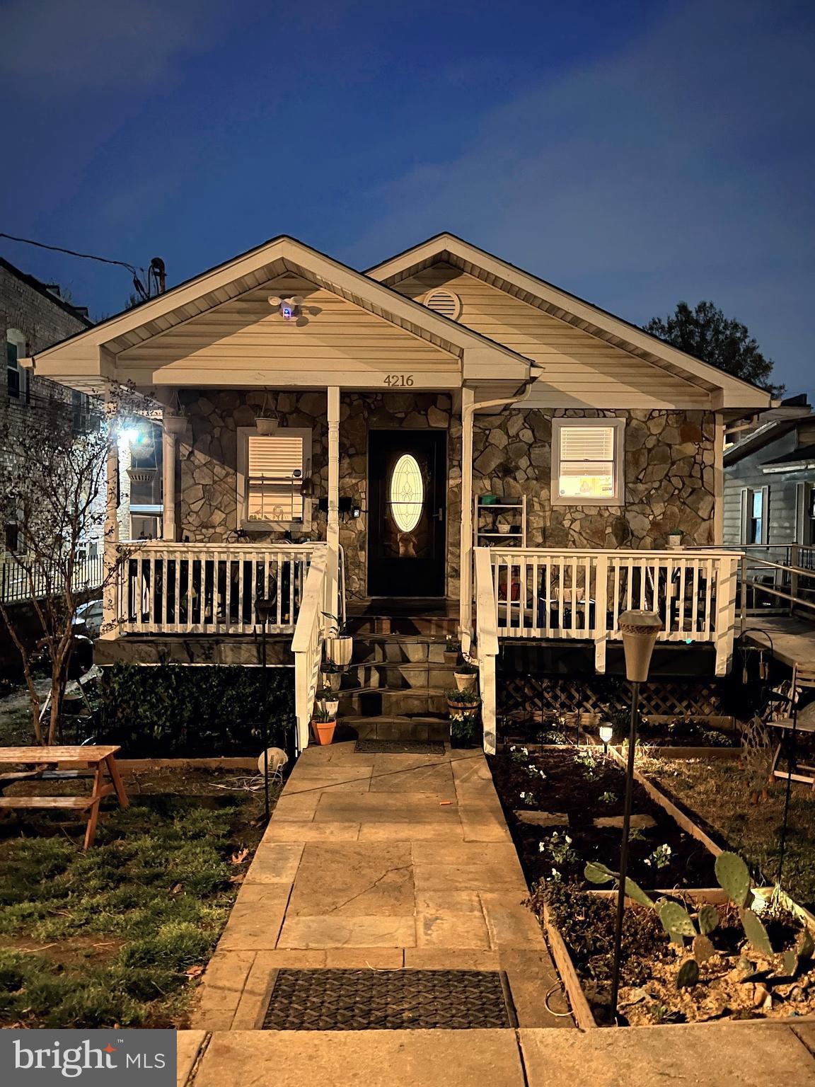 DEANWOOD - Residential Lease