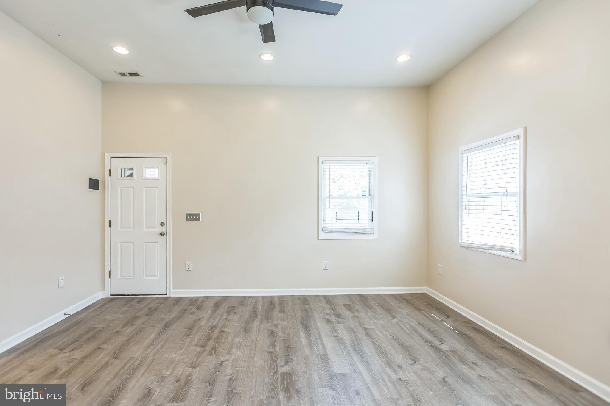 DEANWOOD - Residential Lease