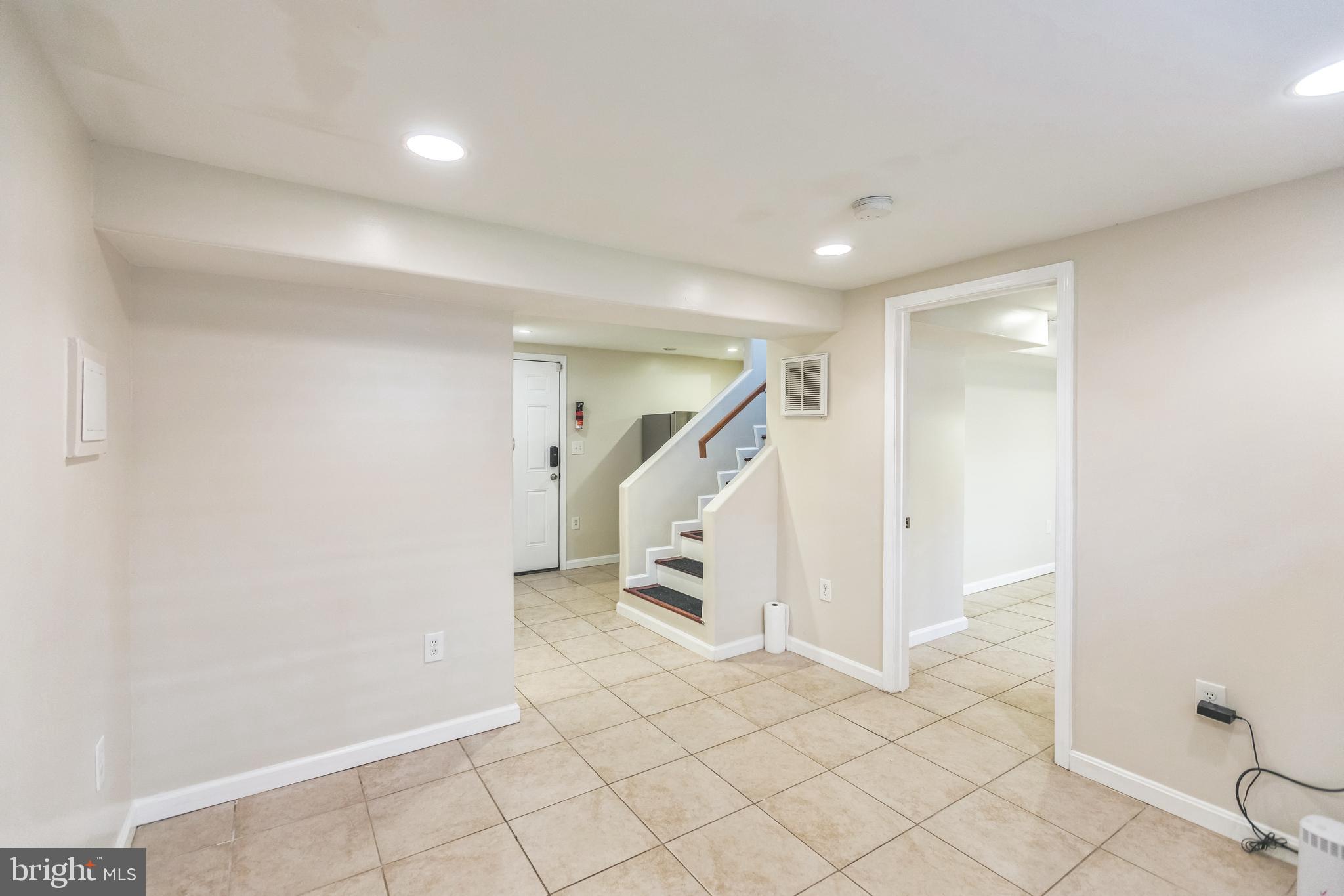 DEANWOOD - Residential Lease