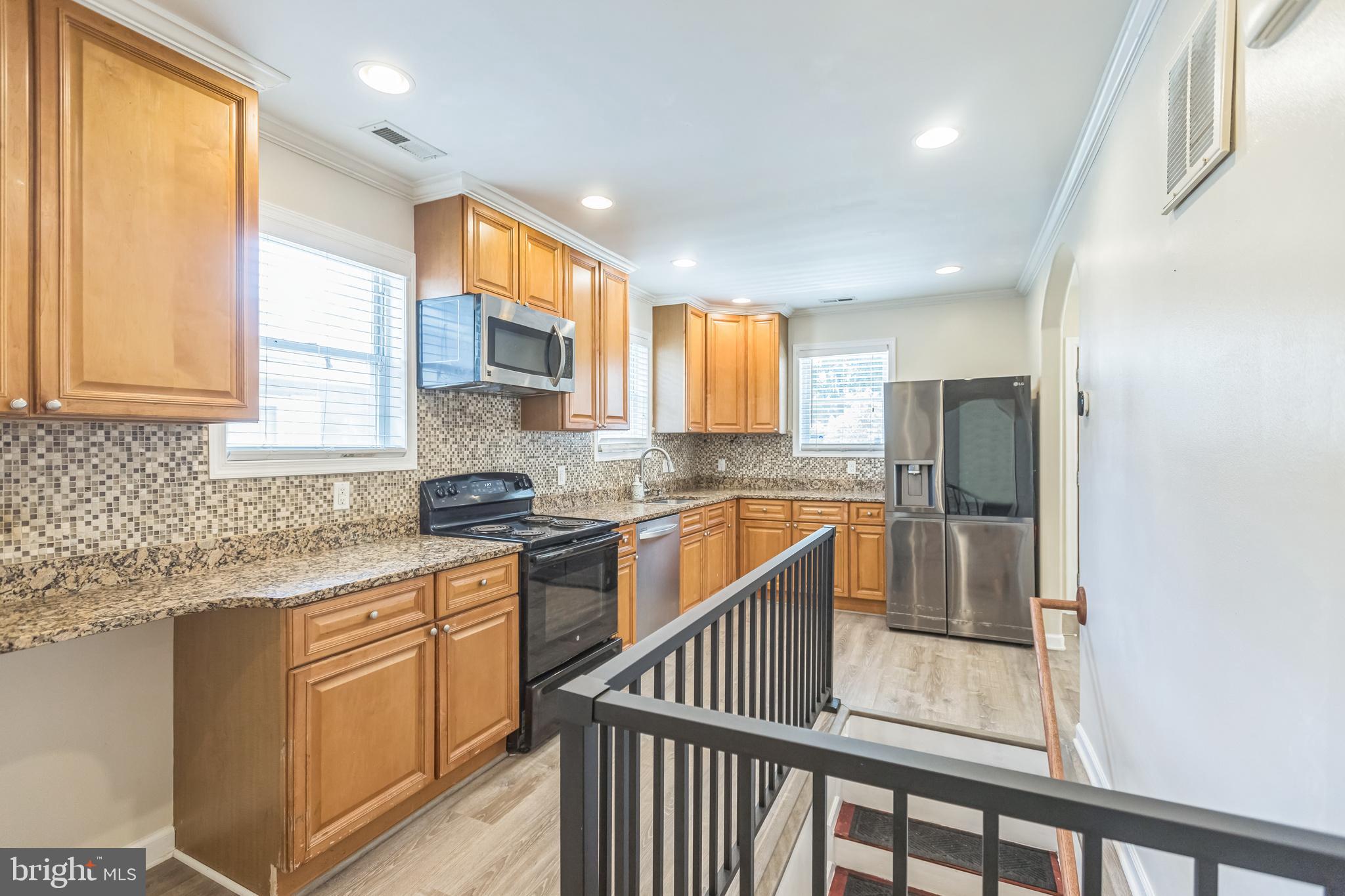 DEANWOOD - Residential Lease