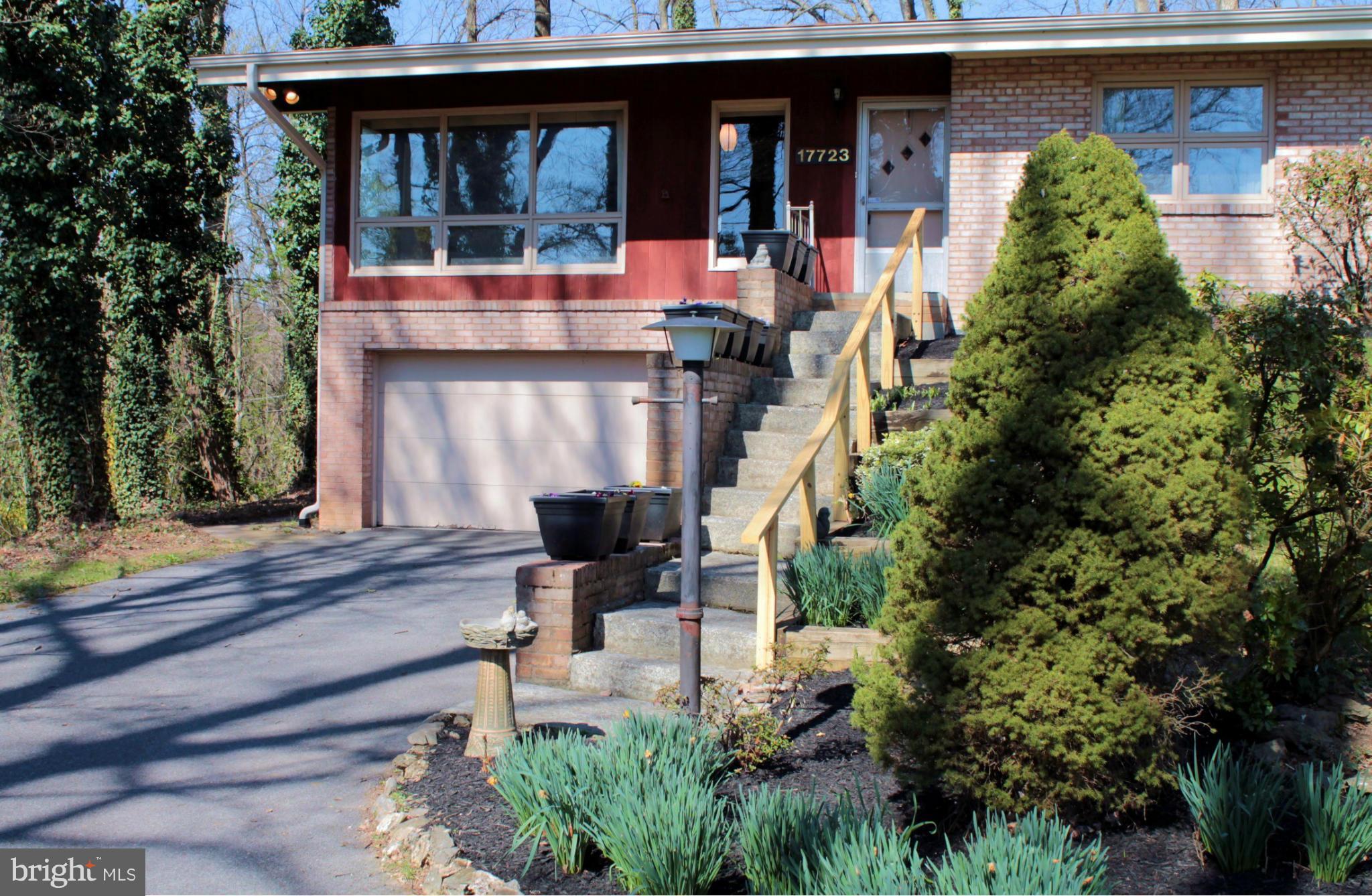 OAK RIDGE - Residential