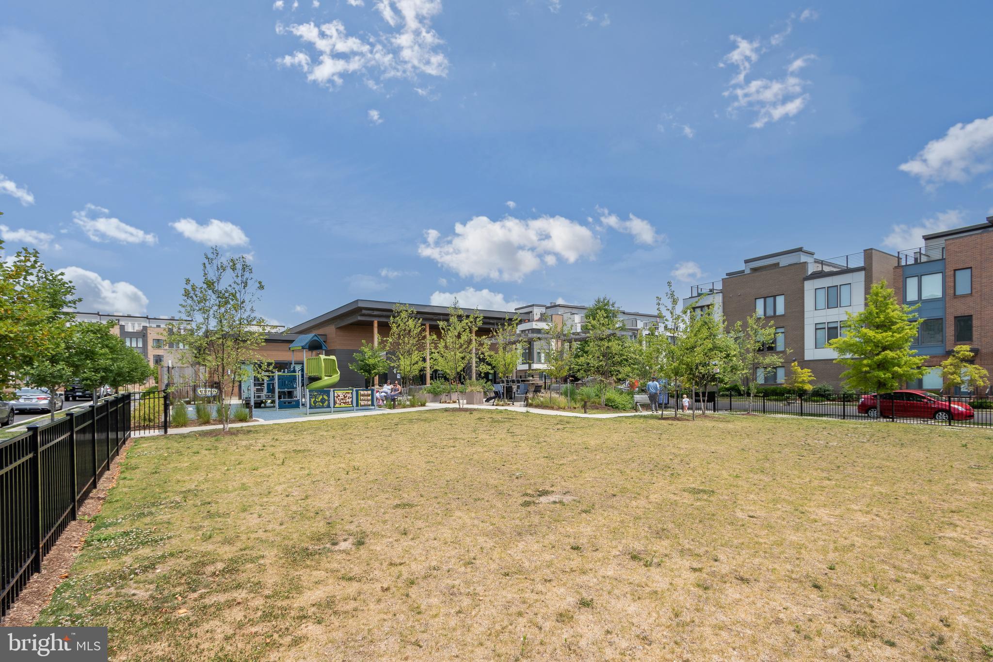 SHADY GROVE - Residential