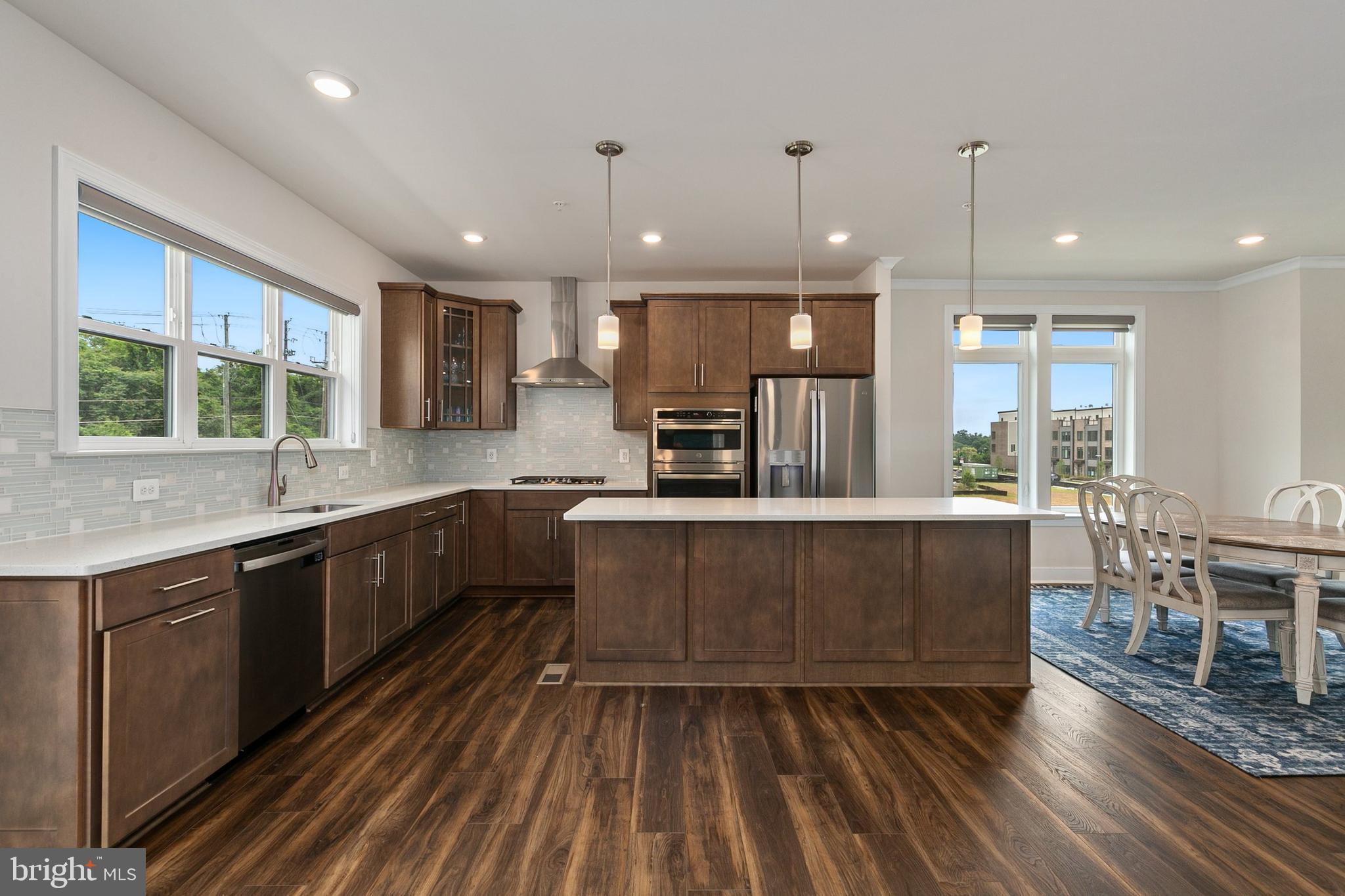 SHADY GROVE - Residential