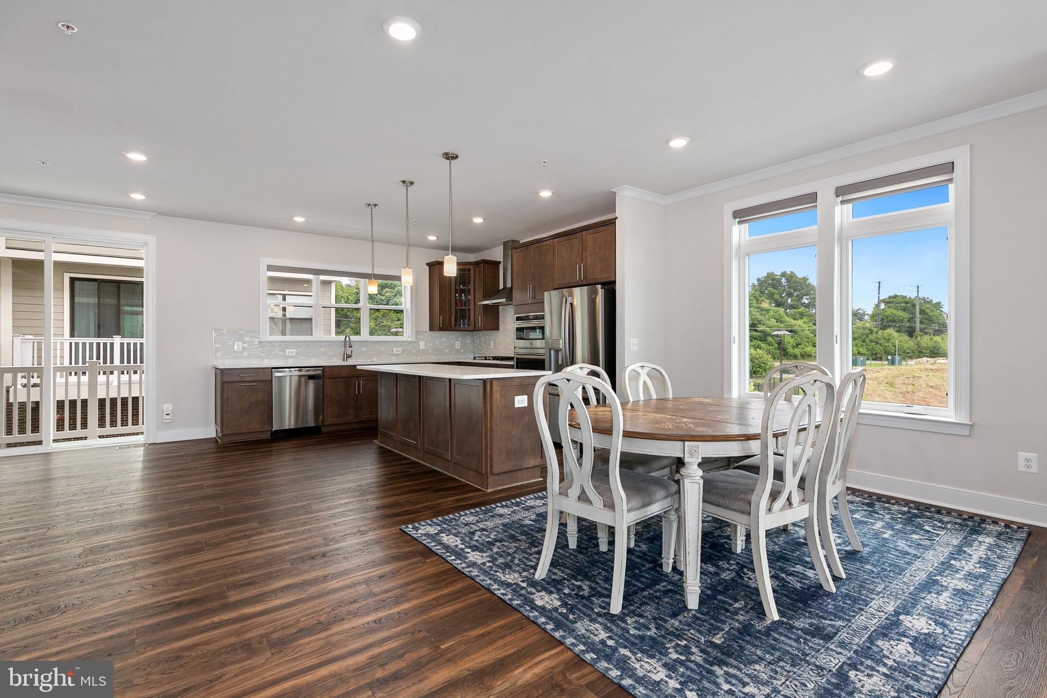 SHADY GROVE - Residential