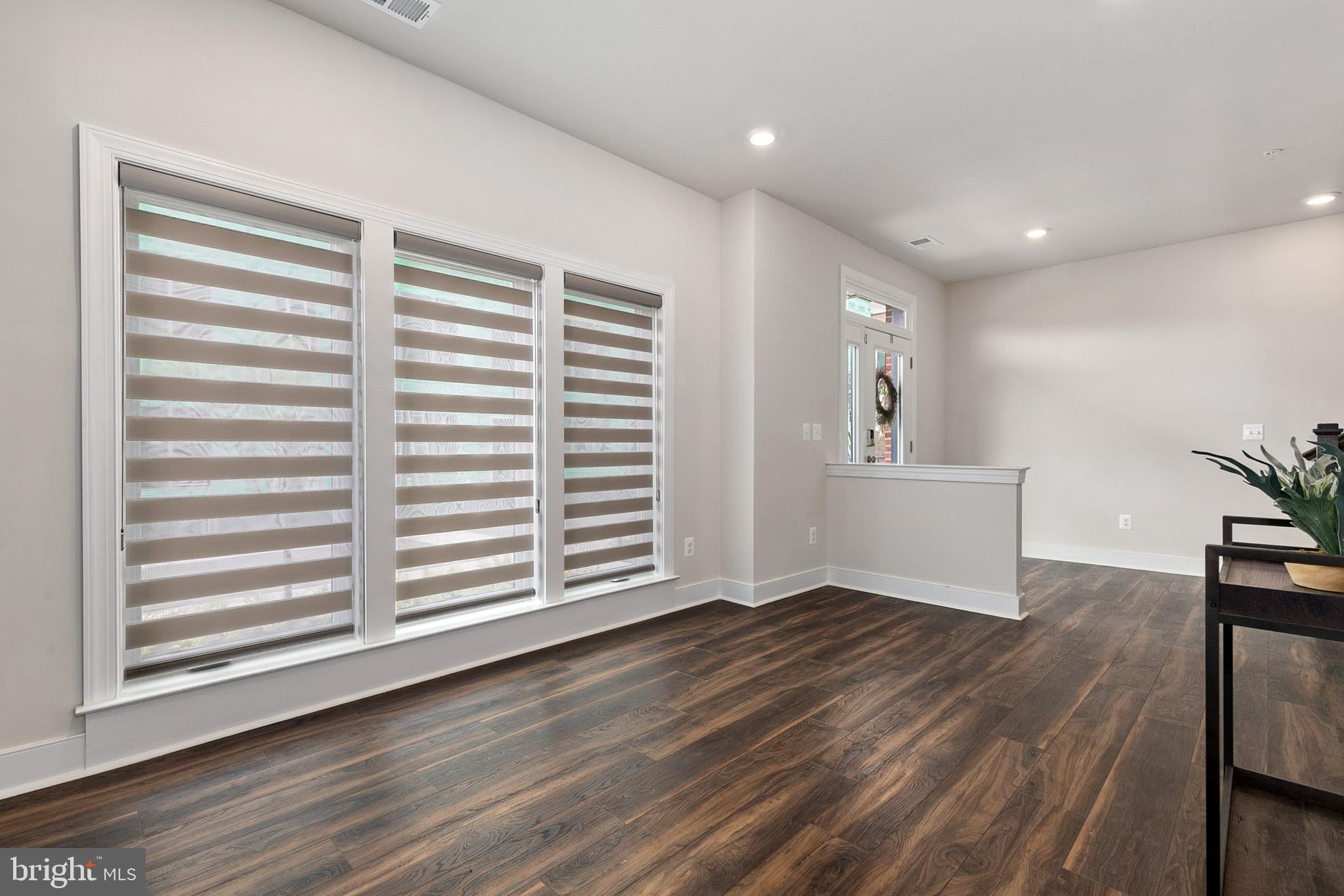 SHADY GROVE - Residential