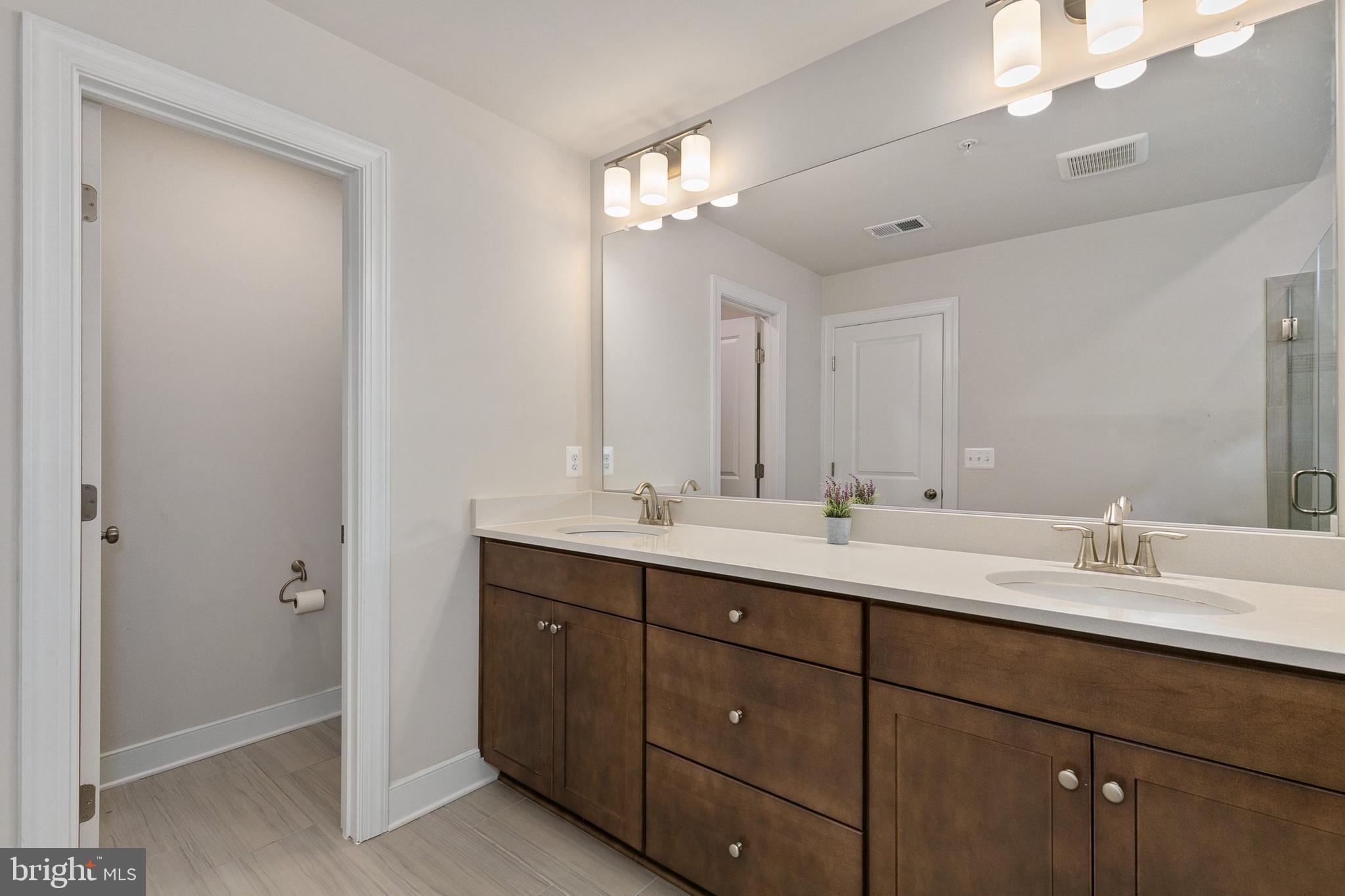 SHADY GROVE - Residential