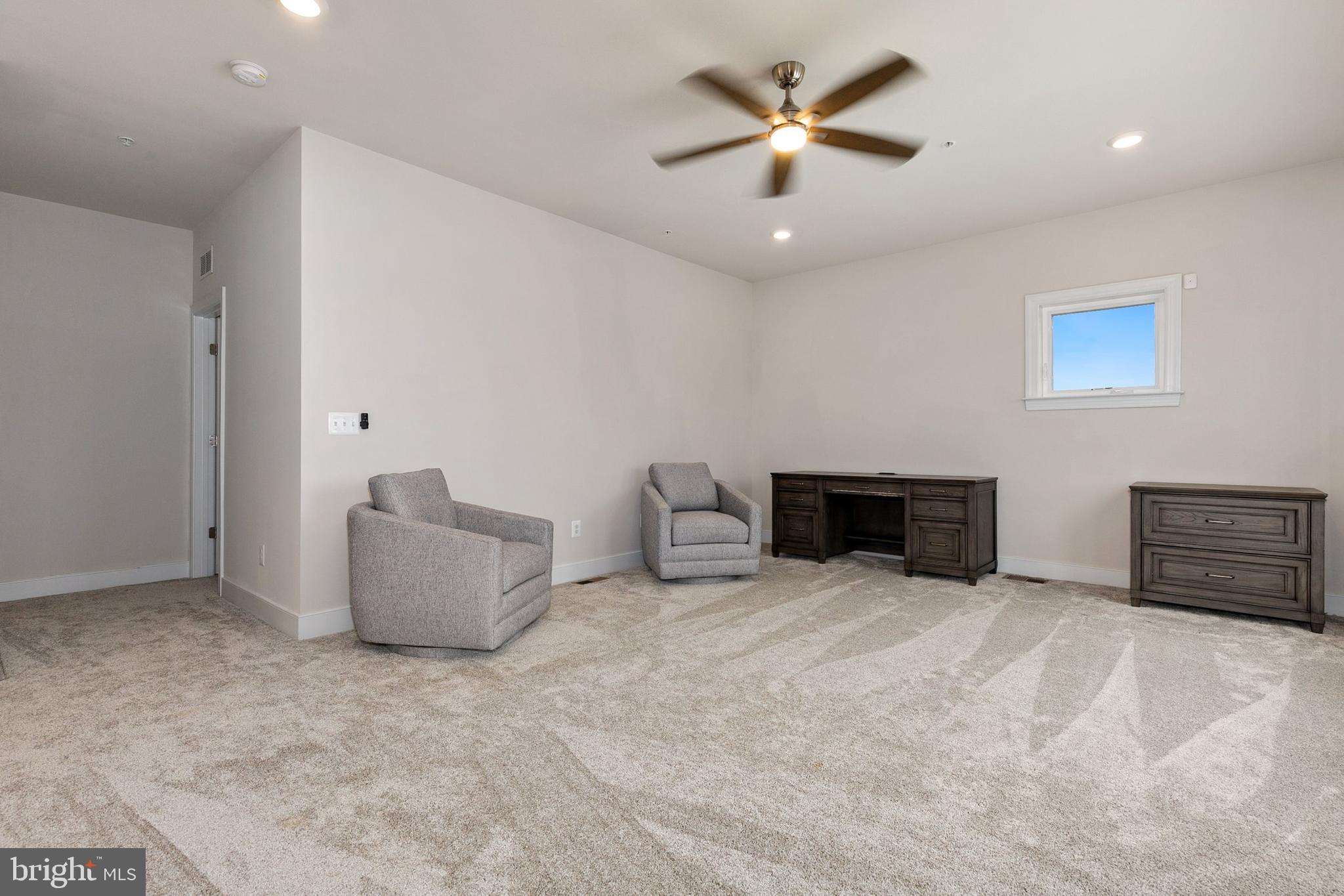 SHADY GROVE - Residential