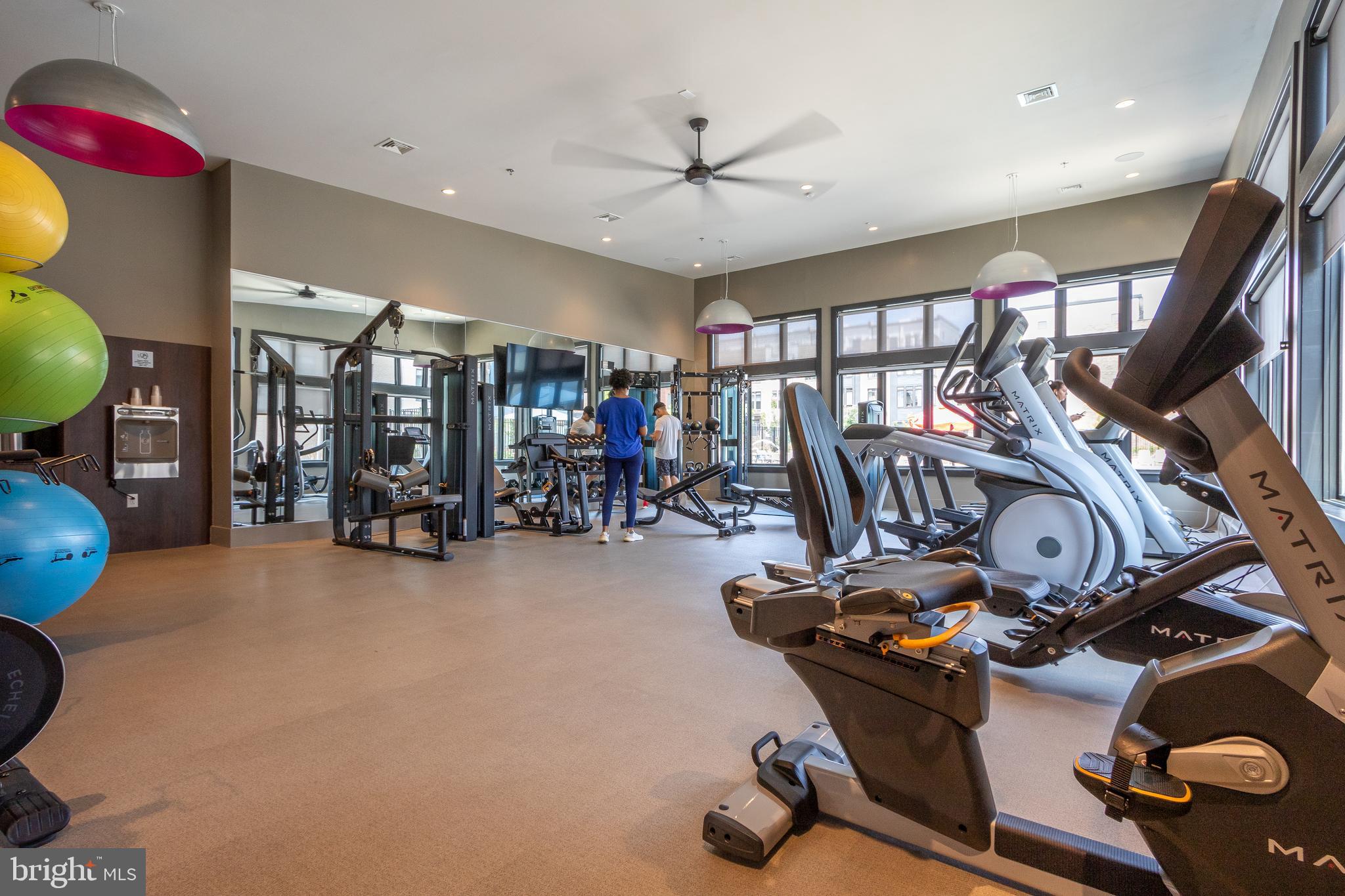 SHADY GROVE - Residential