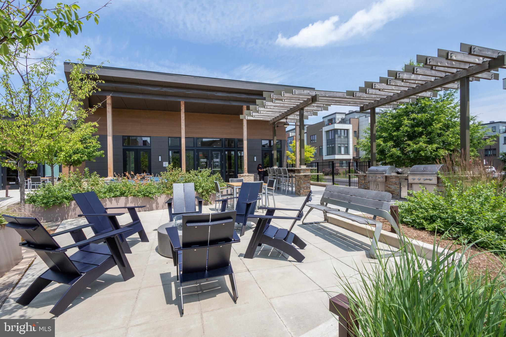 SHADY GROVE - Residential