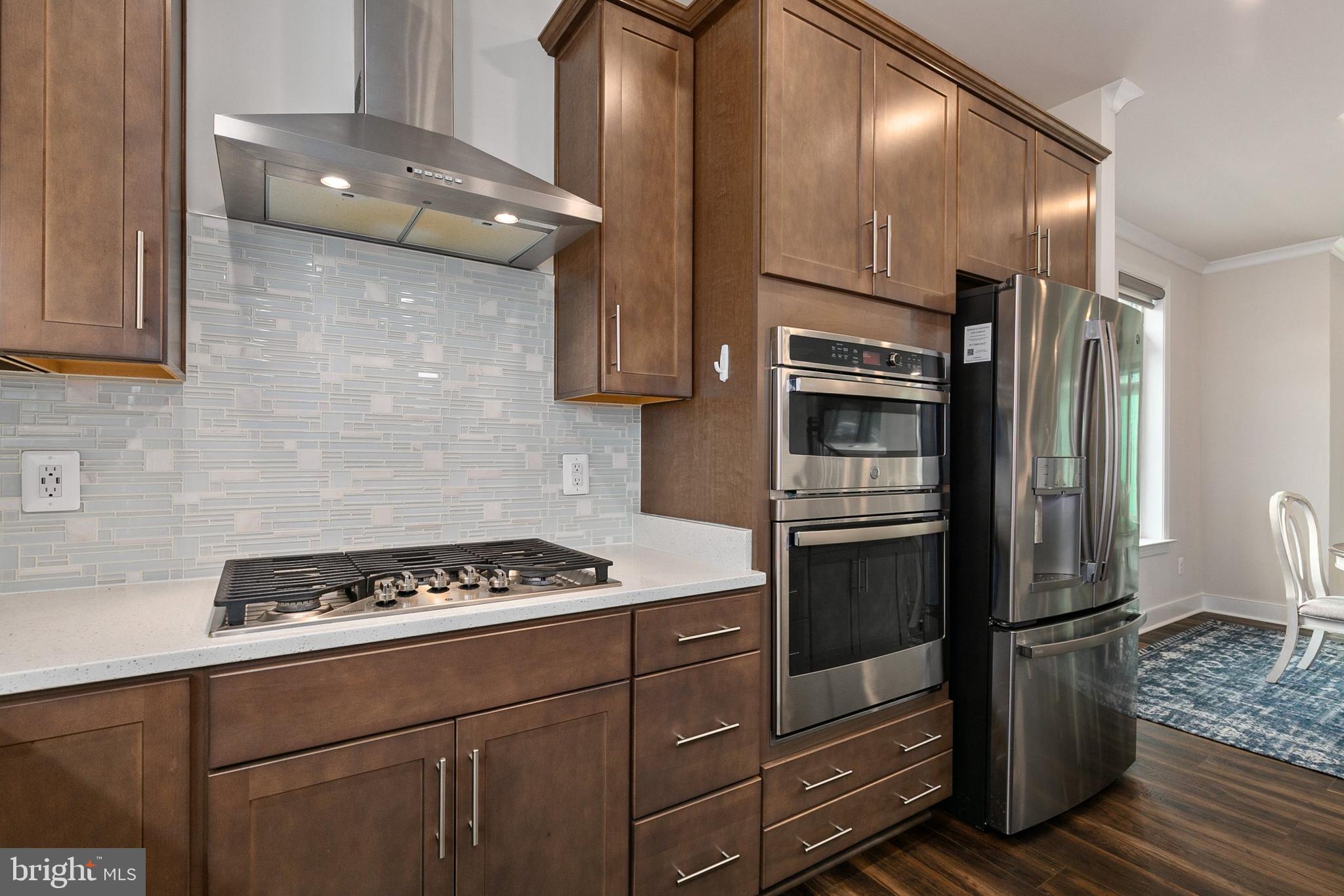 SHADY GROVE - Residential