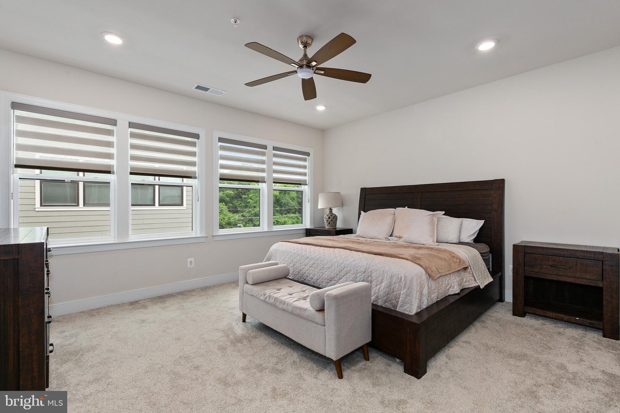 SHADY GROVE - Residential