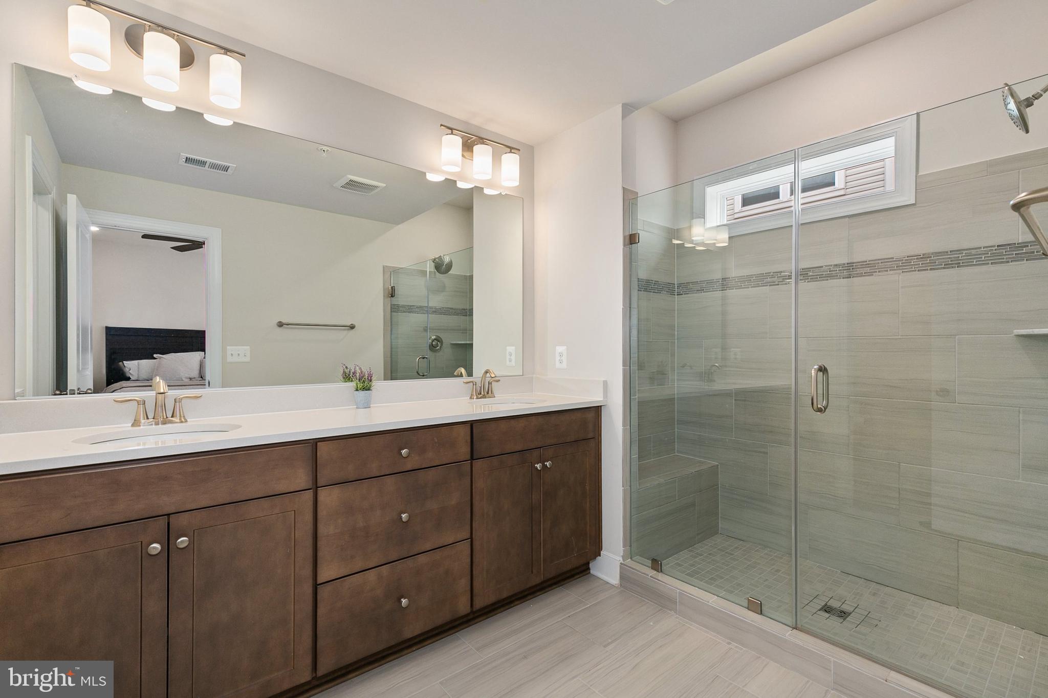 SHADY GROVE - Residential