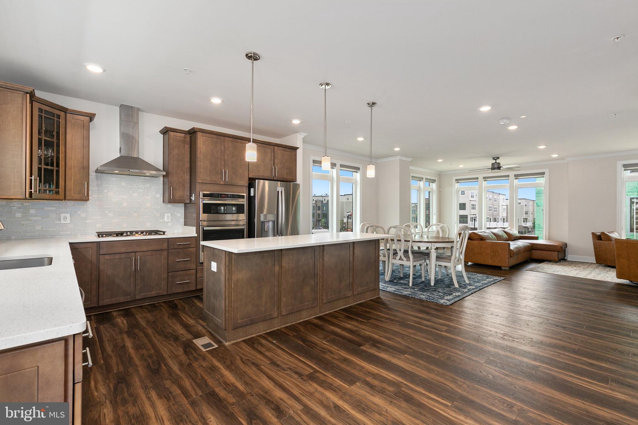 SHADY GROVE - Residential