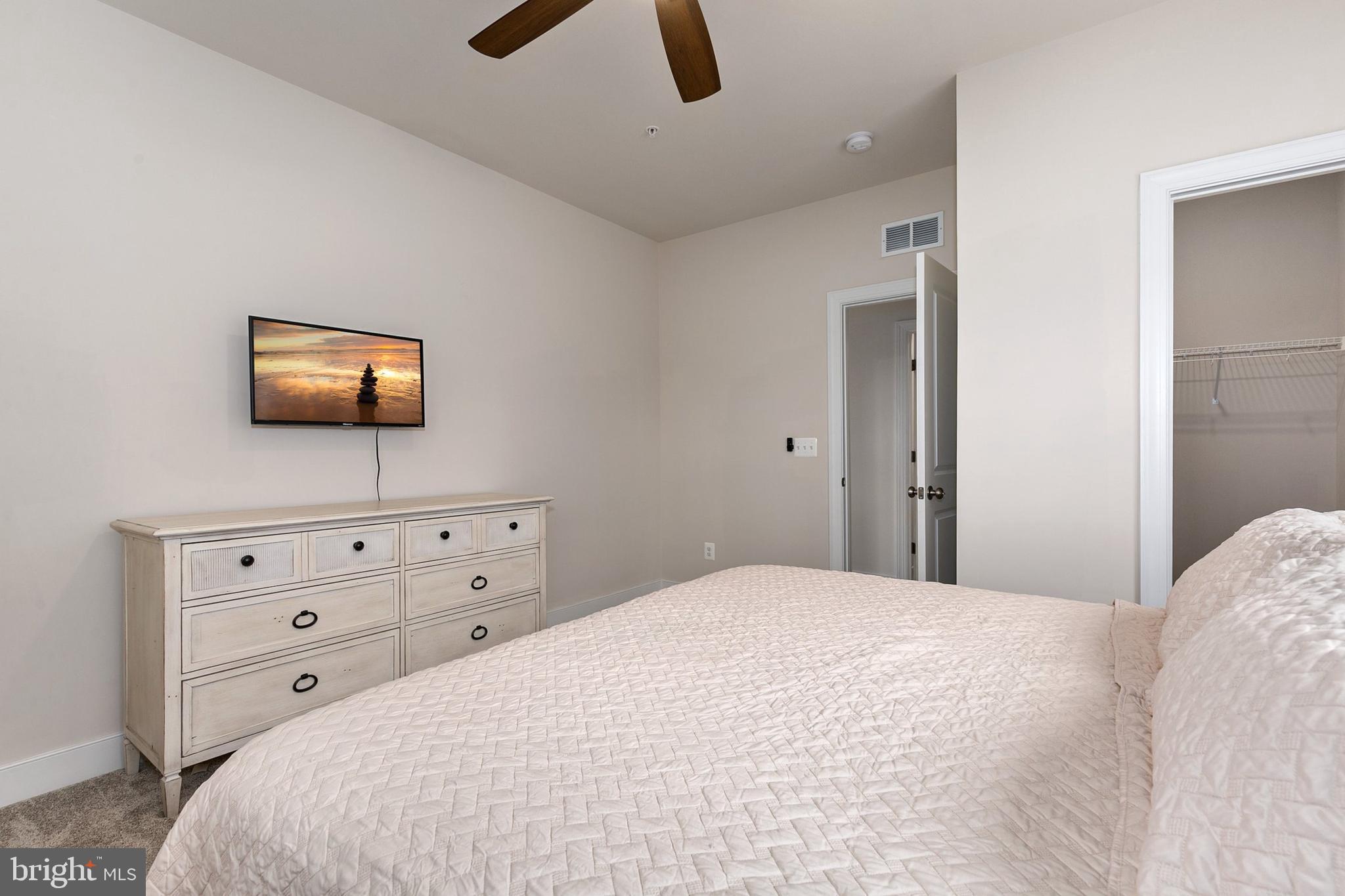 SHADY GROVE - Residential