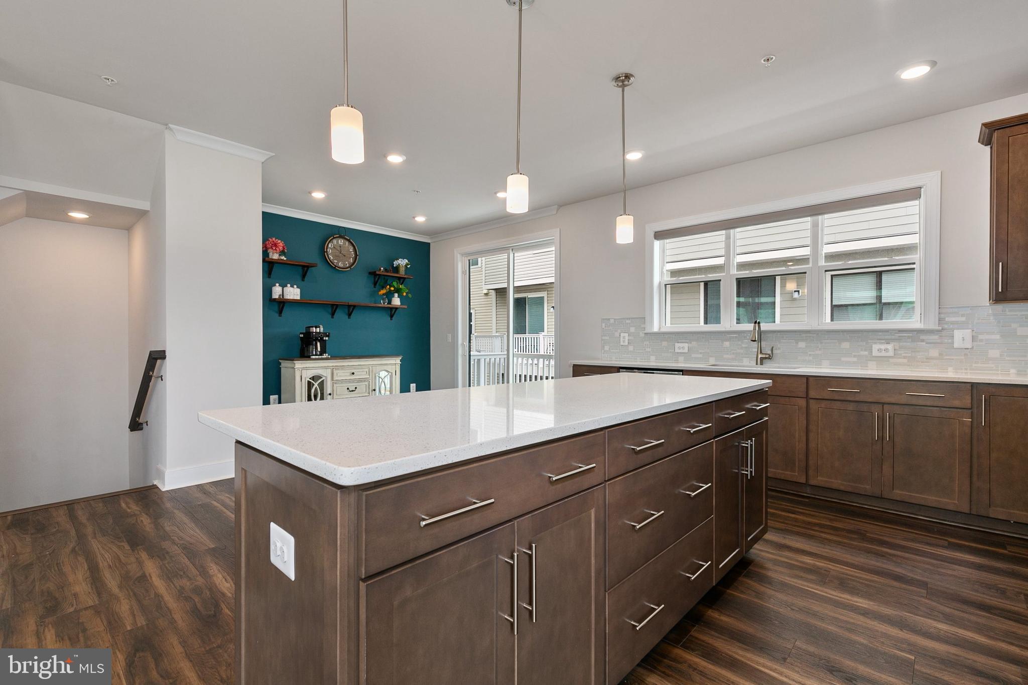 SHADY GROVE - Residential