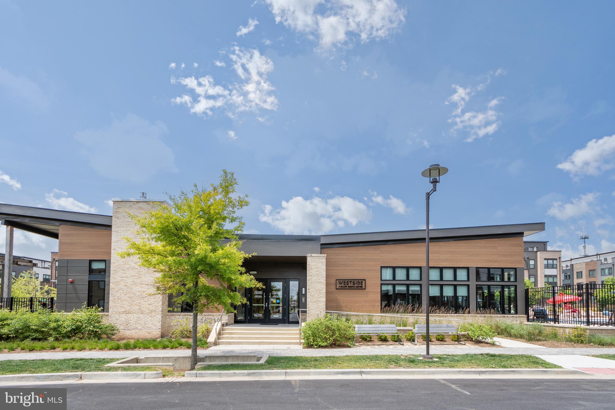 SHADY GROVE - Residential