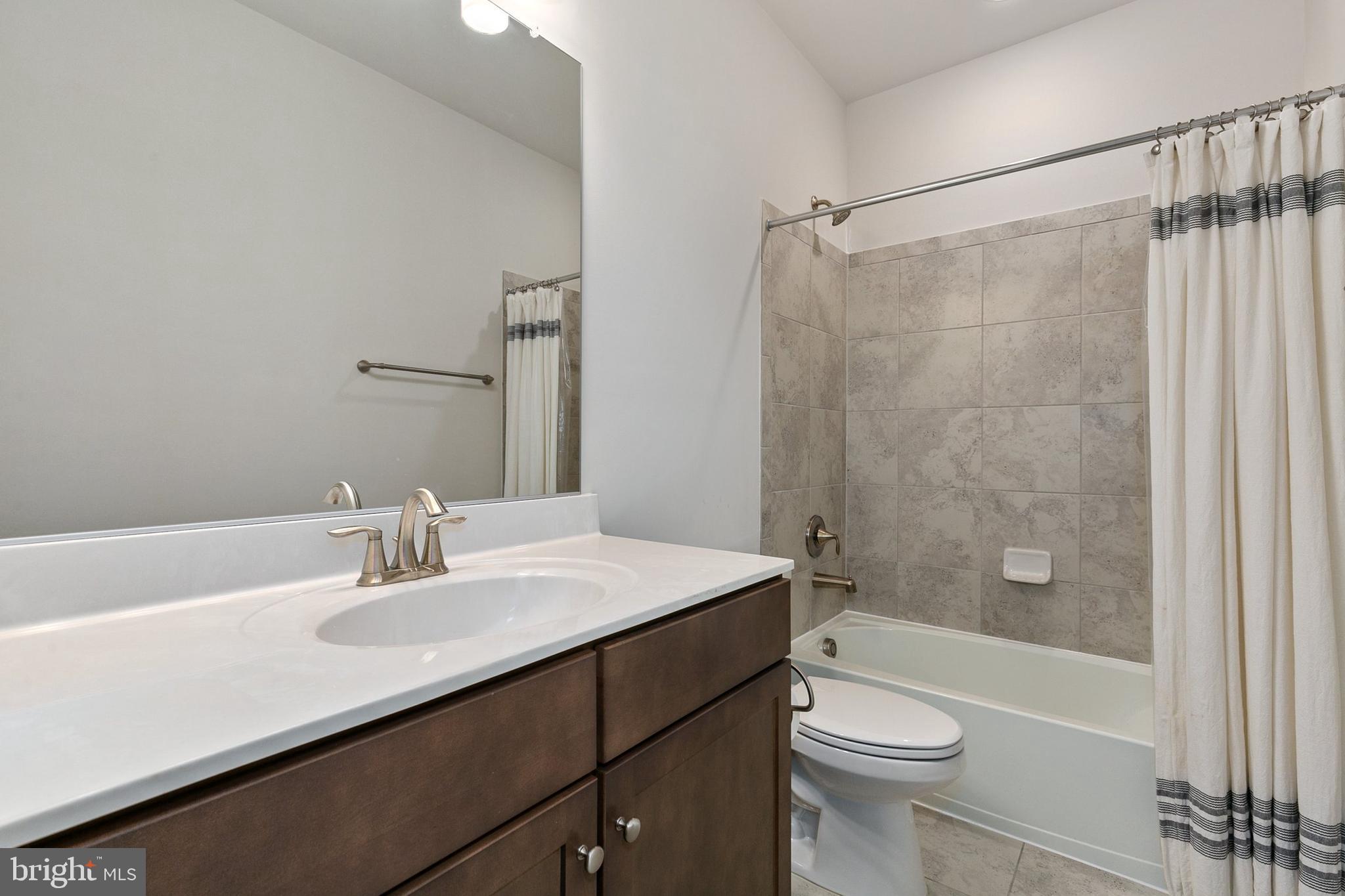 SHADY GROVE - Residential