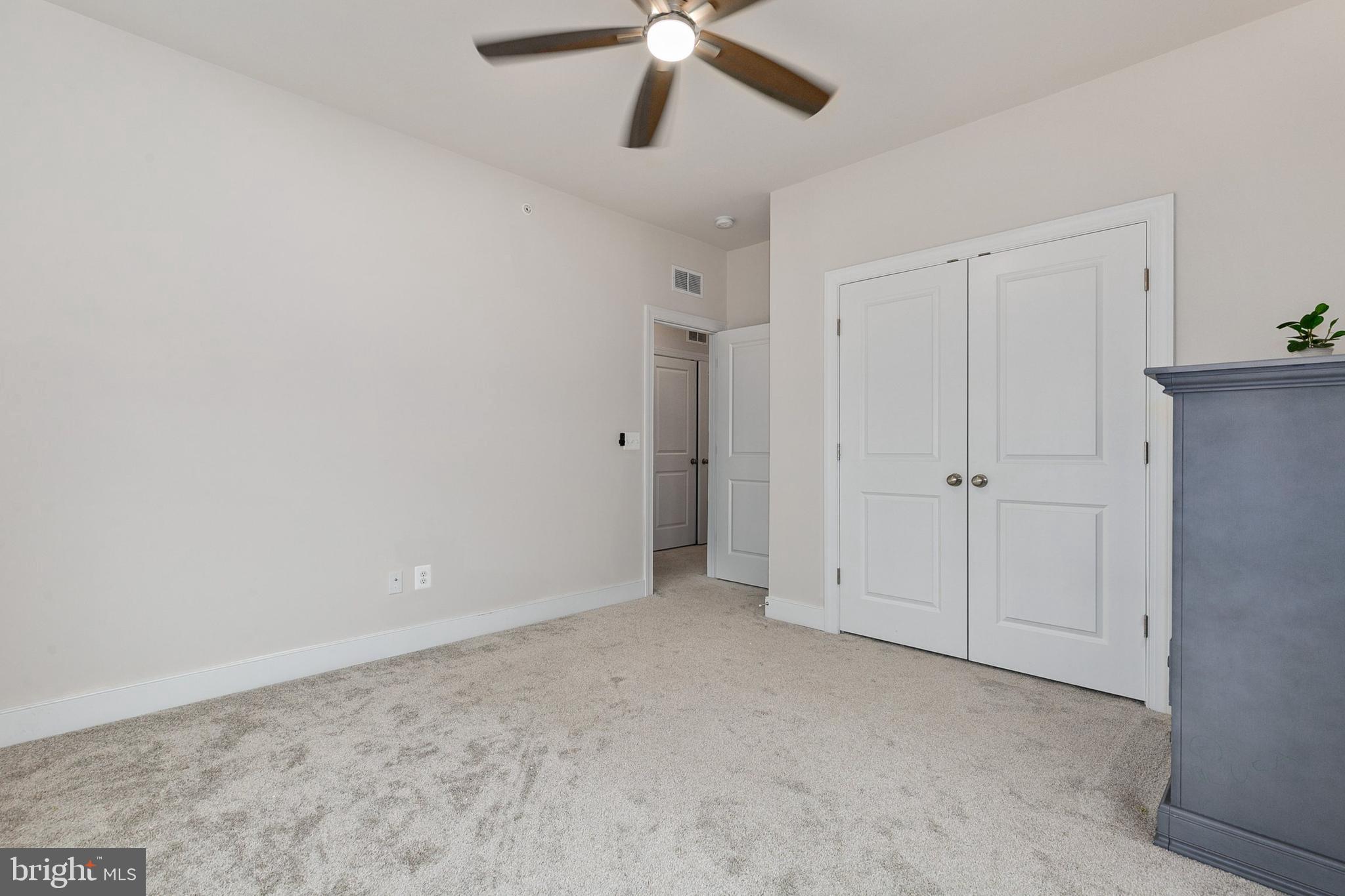 SHADY GROVE - Residential