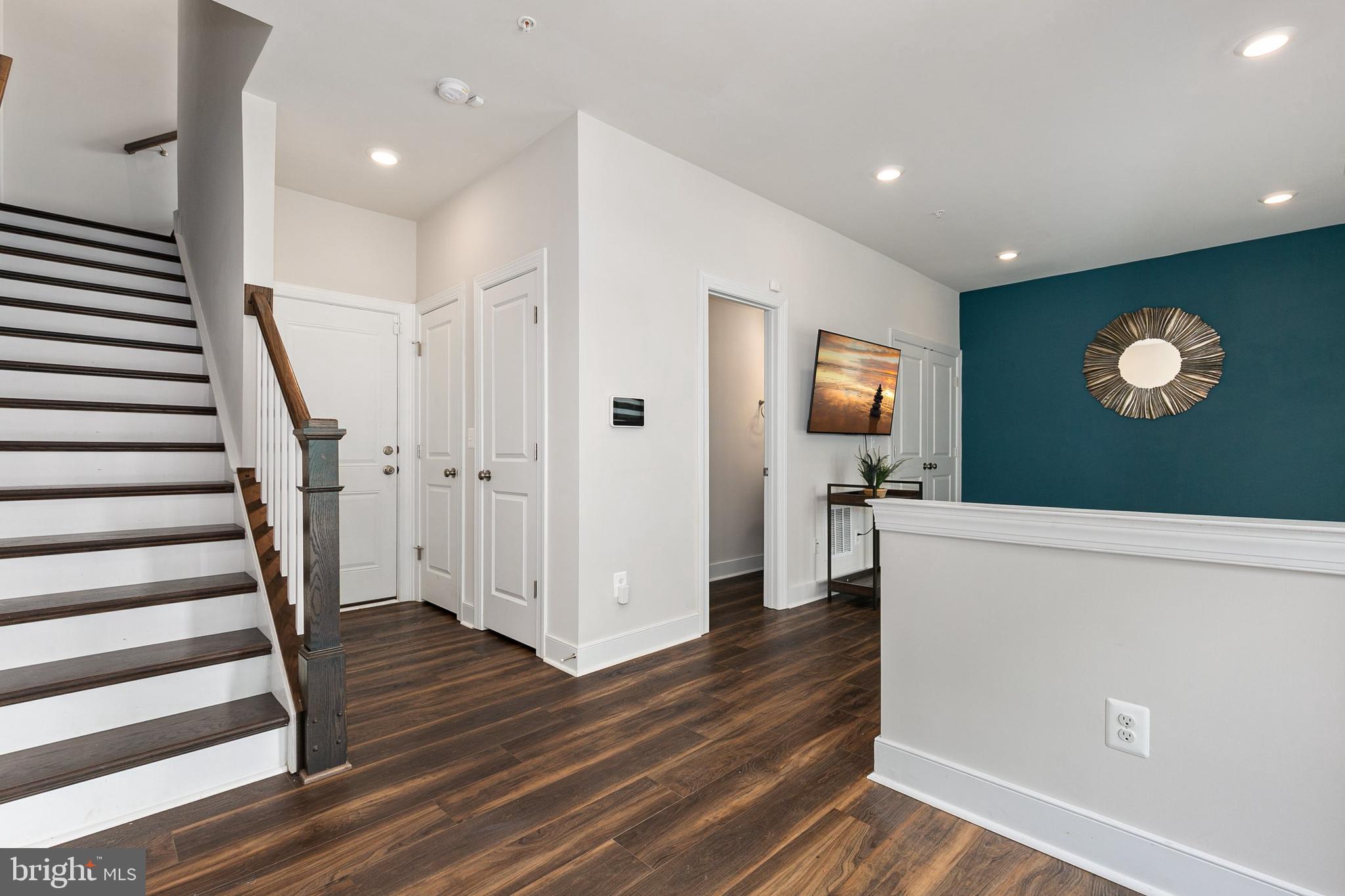 SHADY GROVE - Residential