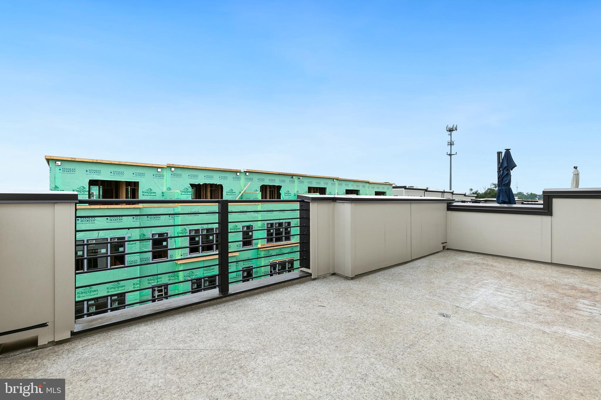 SHADY GROVE - Residential