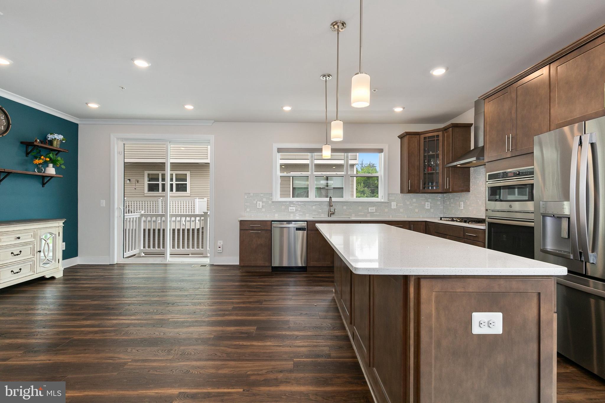 SHADY GROVE - Residential