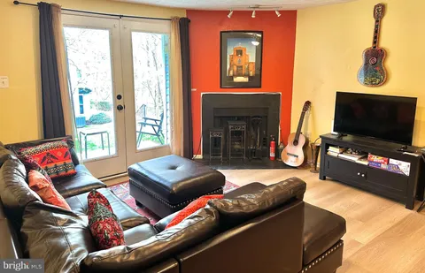 3933 Greencastle Road Unit 301, Burtonsville, MD MLS: MDMC2173690