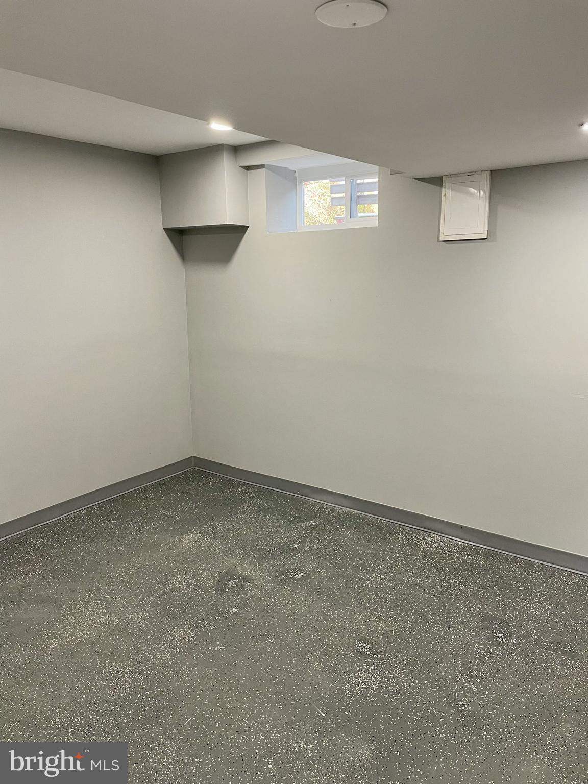 FAYETTE COURT - Residential Lease