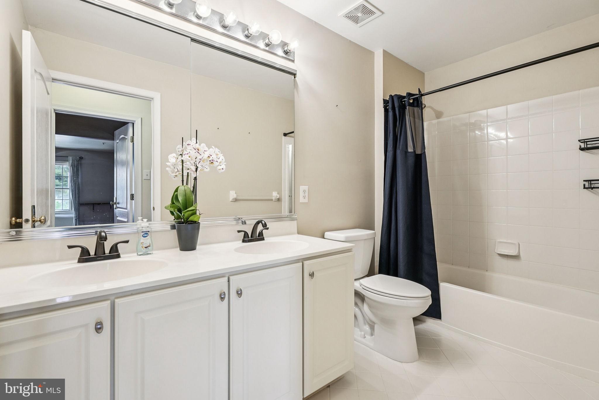 BUCKS CTY COUNTRYC - Residential