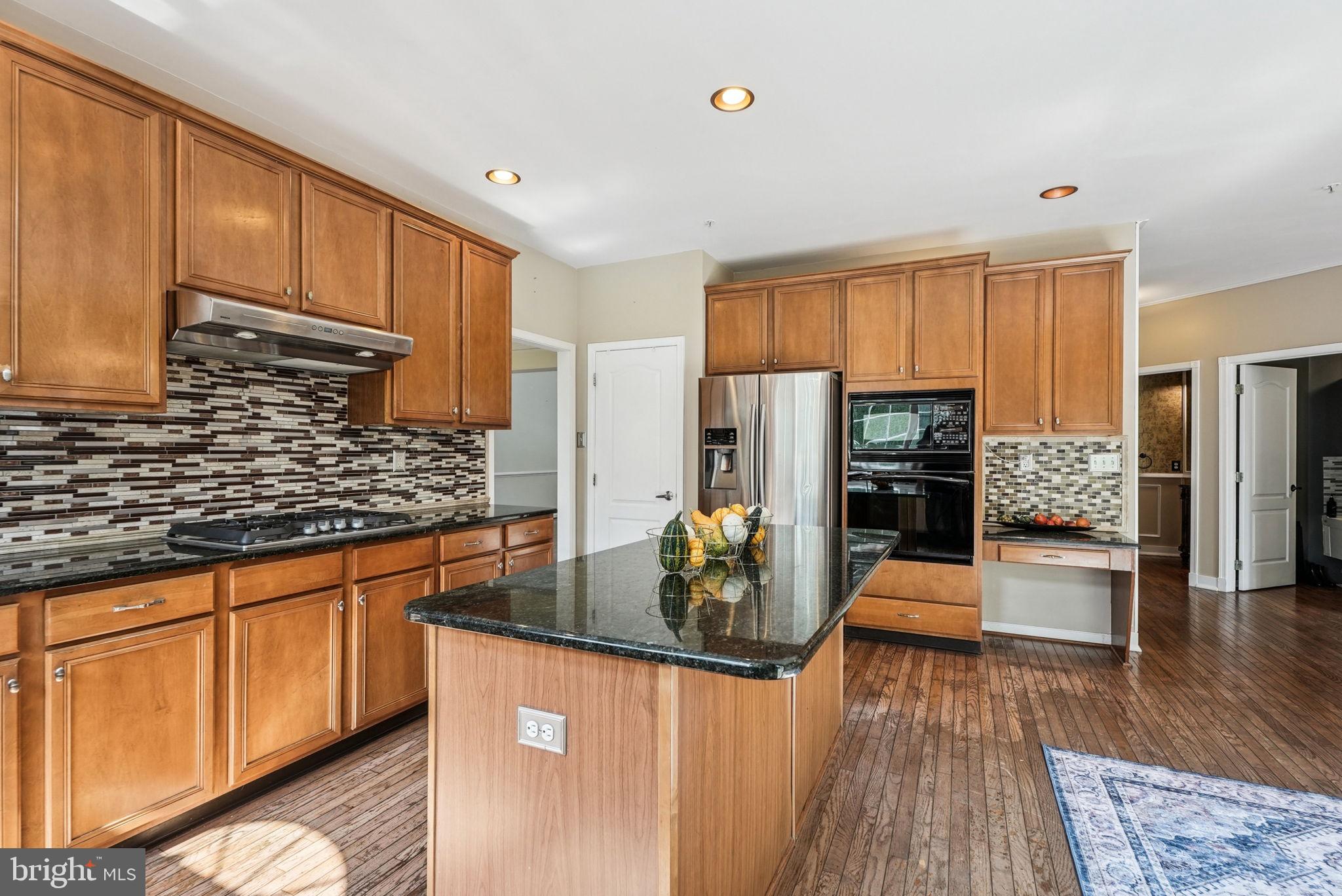 BUCKS CTY COUNTRYC - Residential