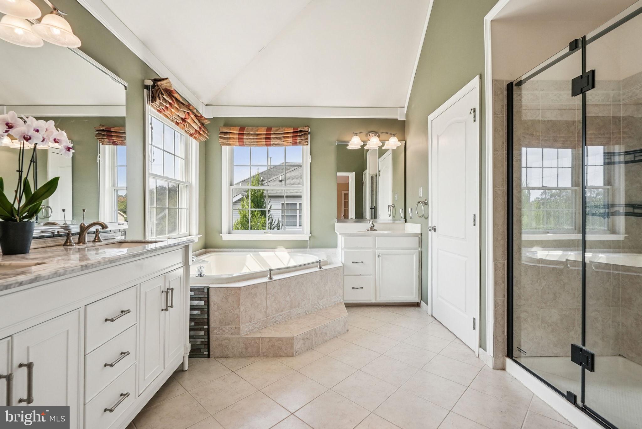 BUCKS CTY COUNTRYC - Residential