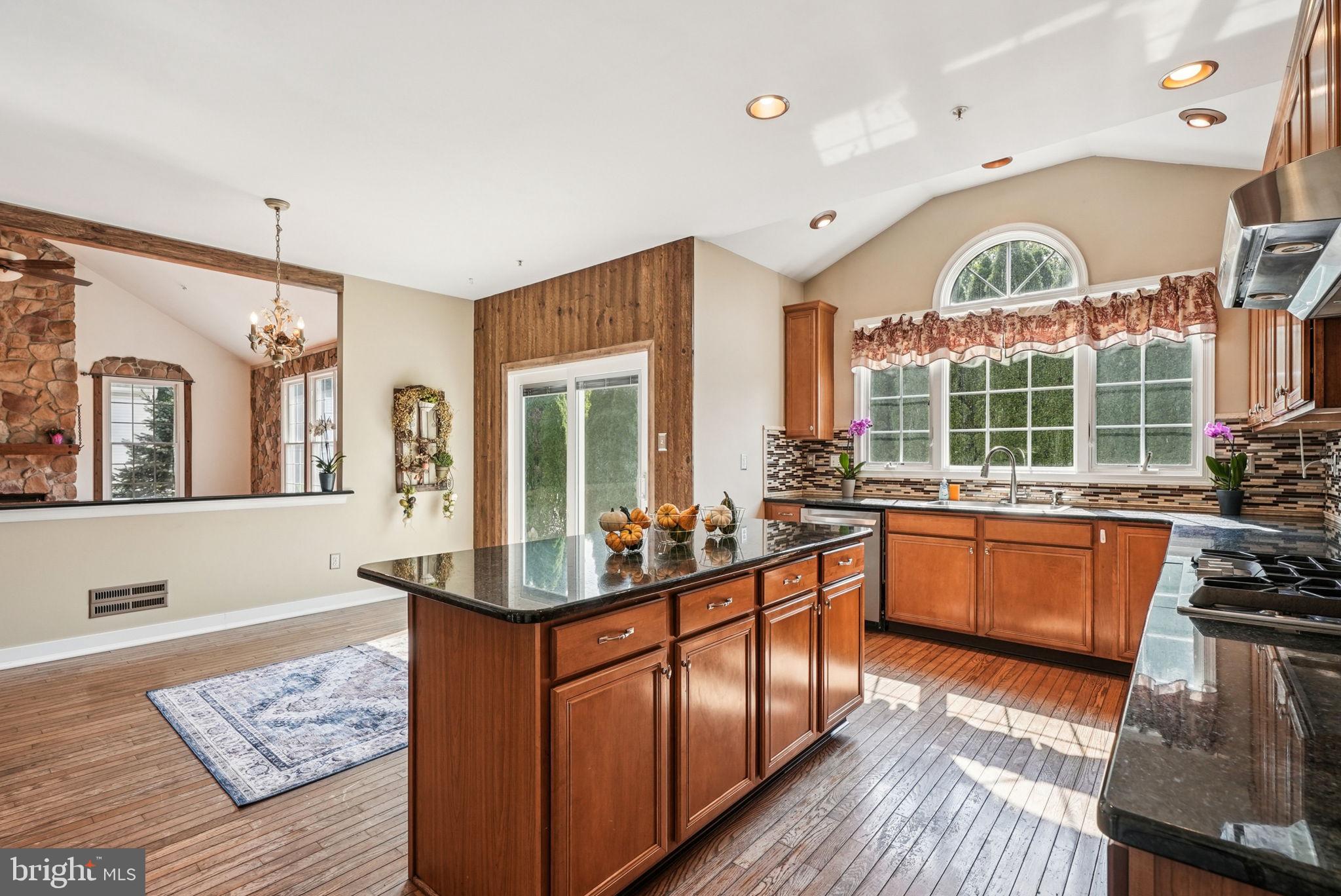 BUCKS CTY COUNTRYC - Residential