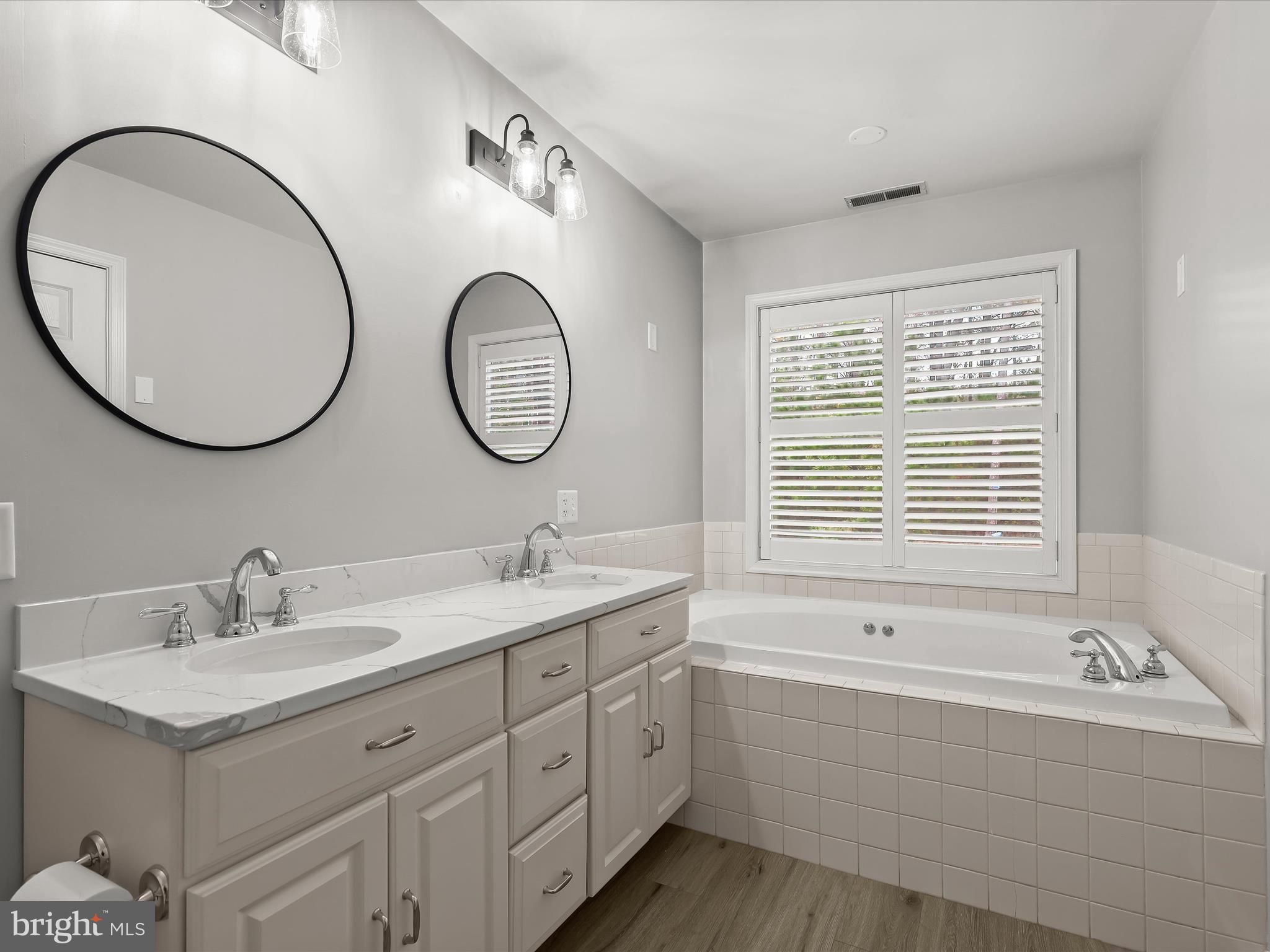 RUXTON LANDING - Residential