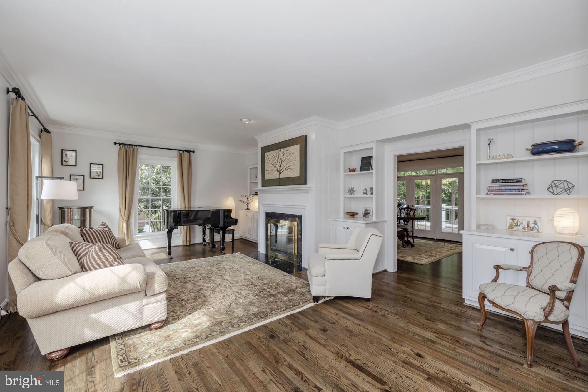 RIVER FALLS - Residential