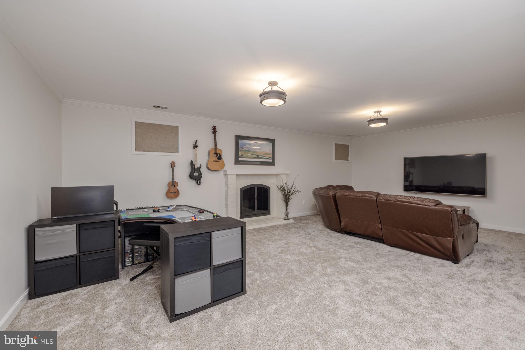 RIVER FALLS - Residential